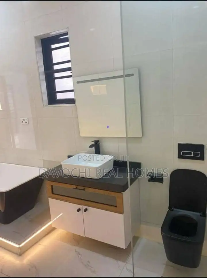 3bdrm Apartment in Blenco, Sangotedo. for rent in Sangotedo