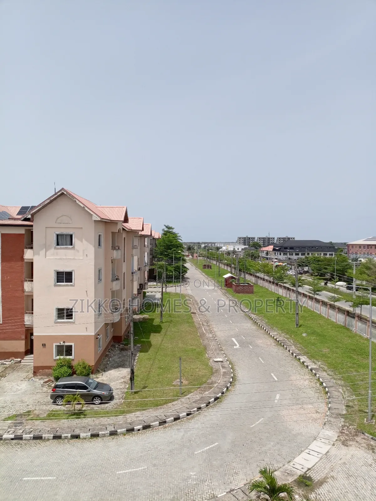 3bdrm Block of Flats in Fashola Estate,, Ajah for sale in Ajah