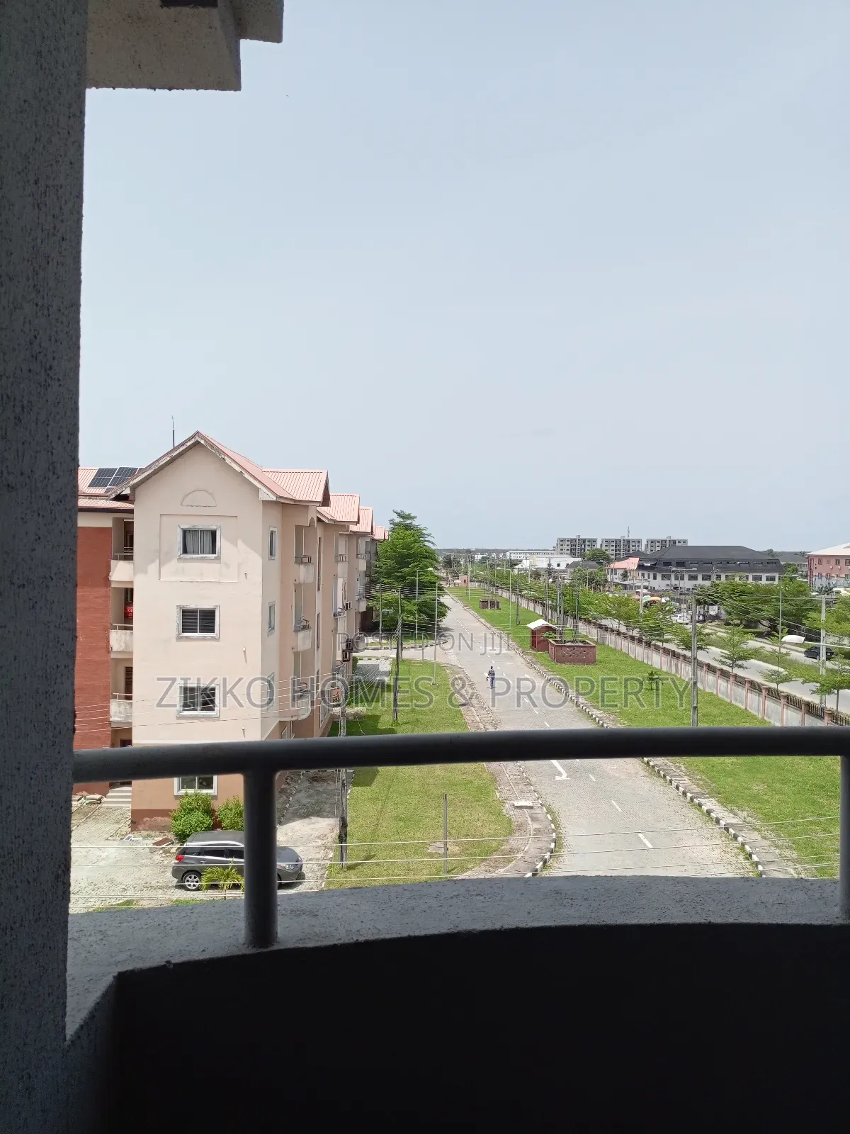 3bdrm Block of Flats in Fashola Estate,, Ajah for sale in Ajah