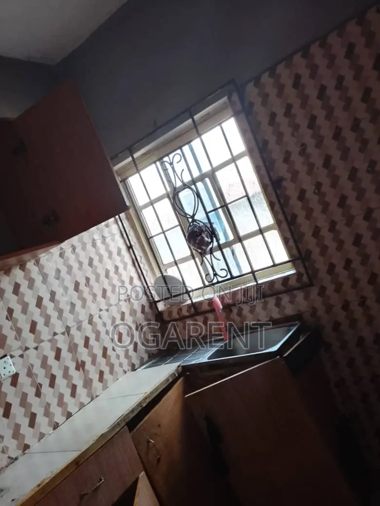 2bdrm Apartment in Ogunwenyi, Benin City for rent in Benin City