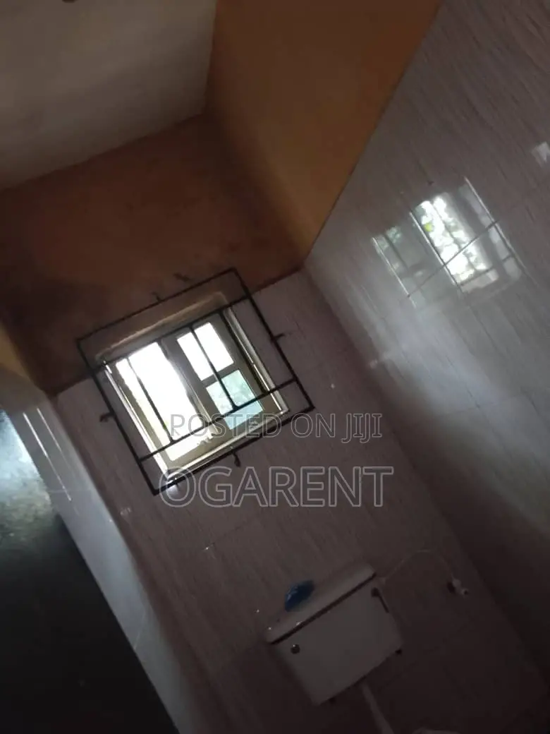 2bdrm Apartment in Ogunwenyi, Benin City for rent in Benin City