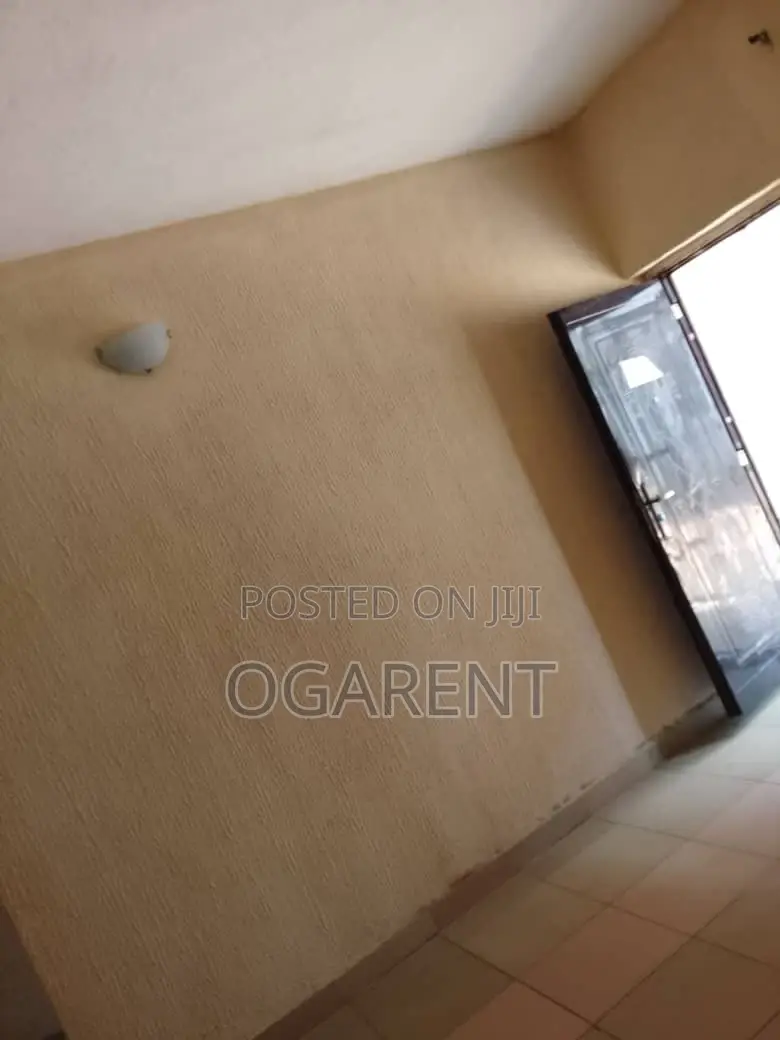 2bdrm Apartment in Ogunwenyi, Benin City for rent in Benin City