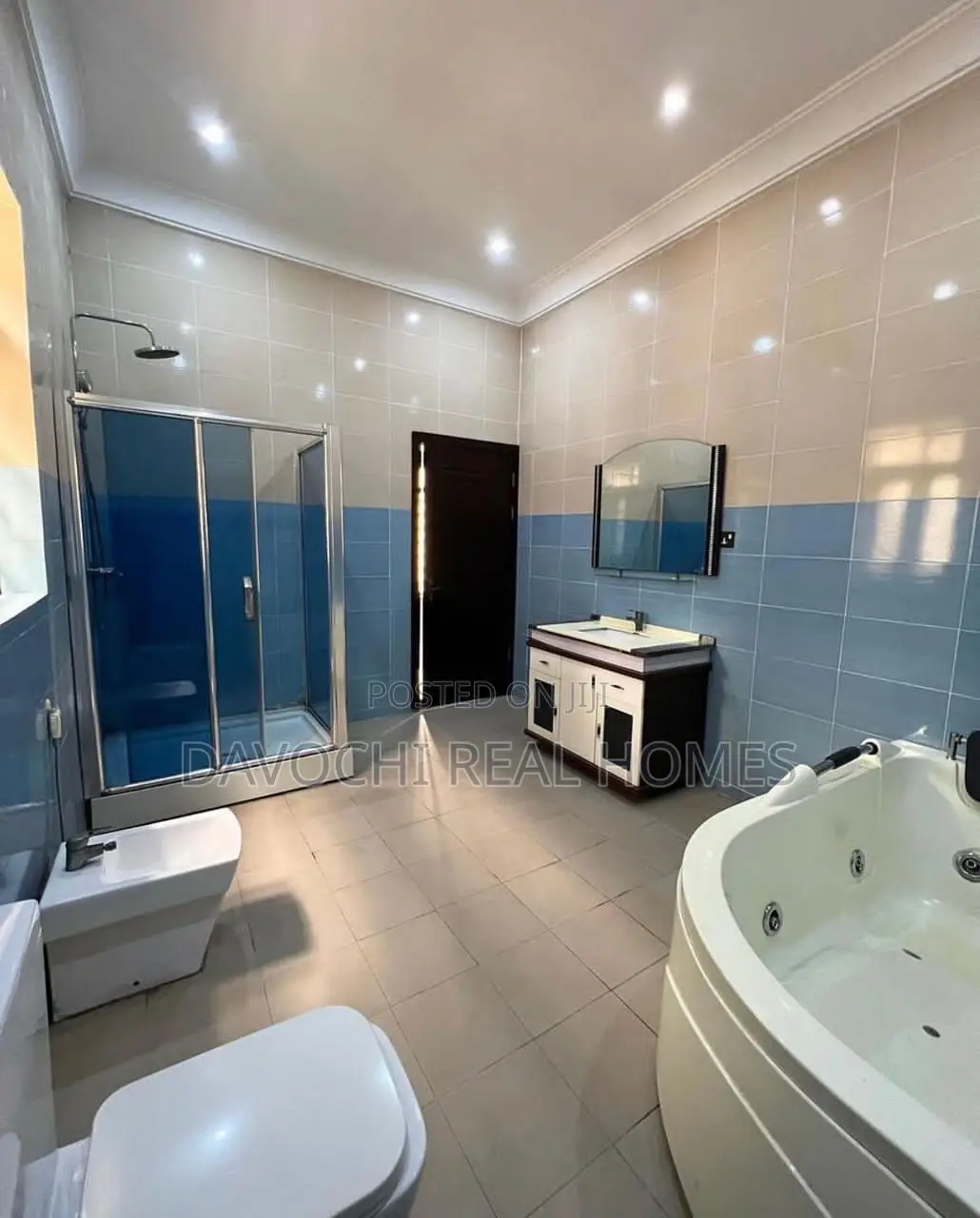 4bdrm Duplex in Ikota for rent in Ikota