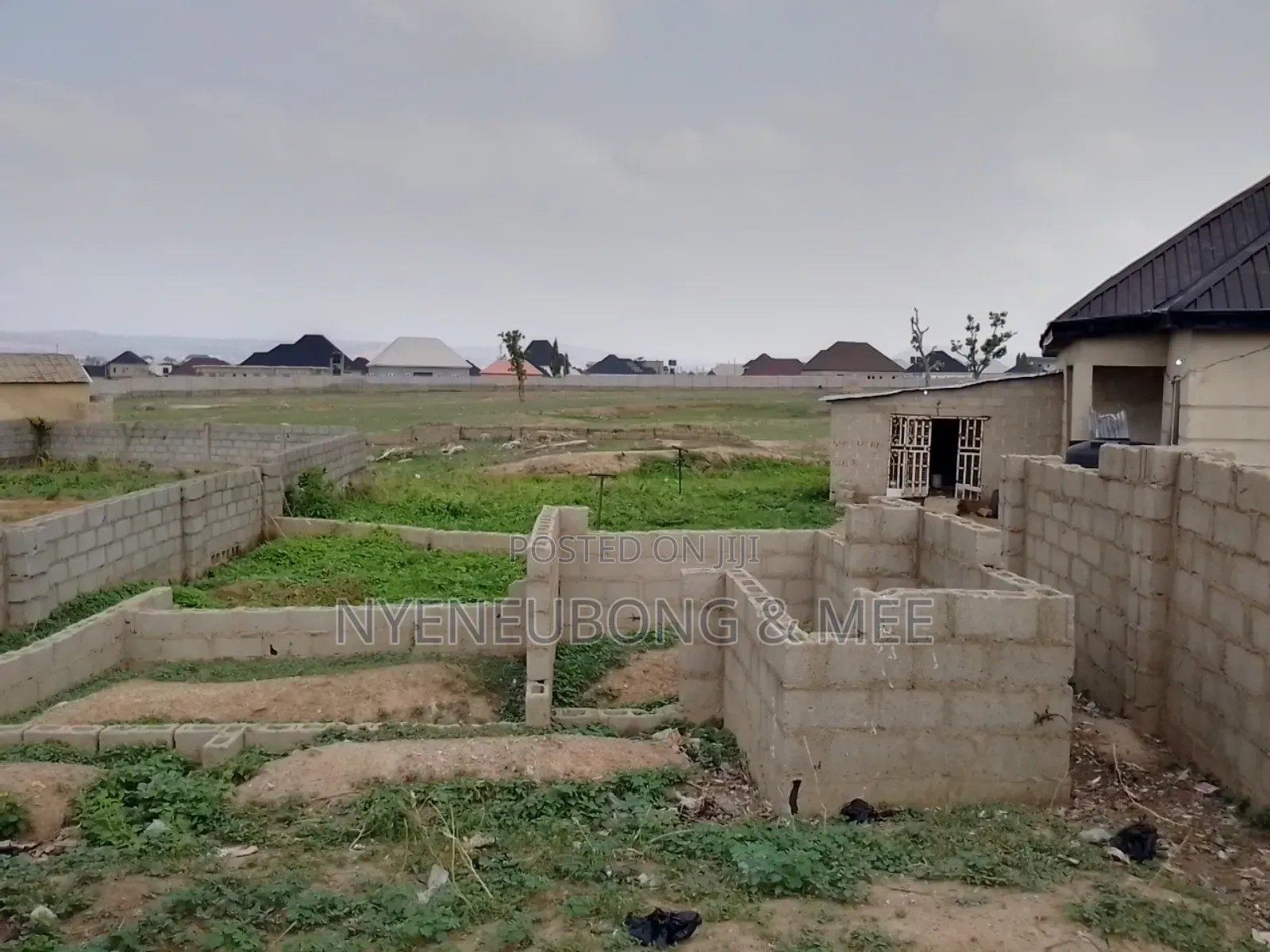 30/100sqm Land for Sale in Karu