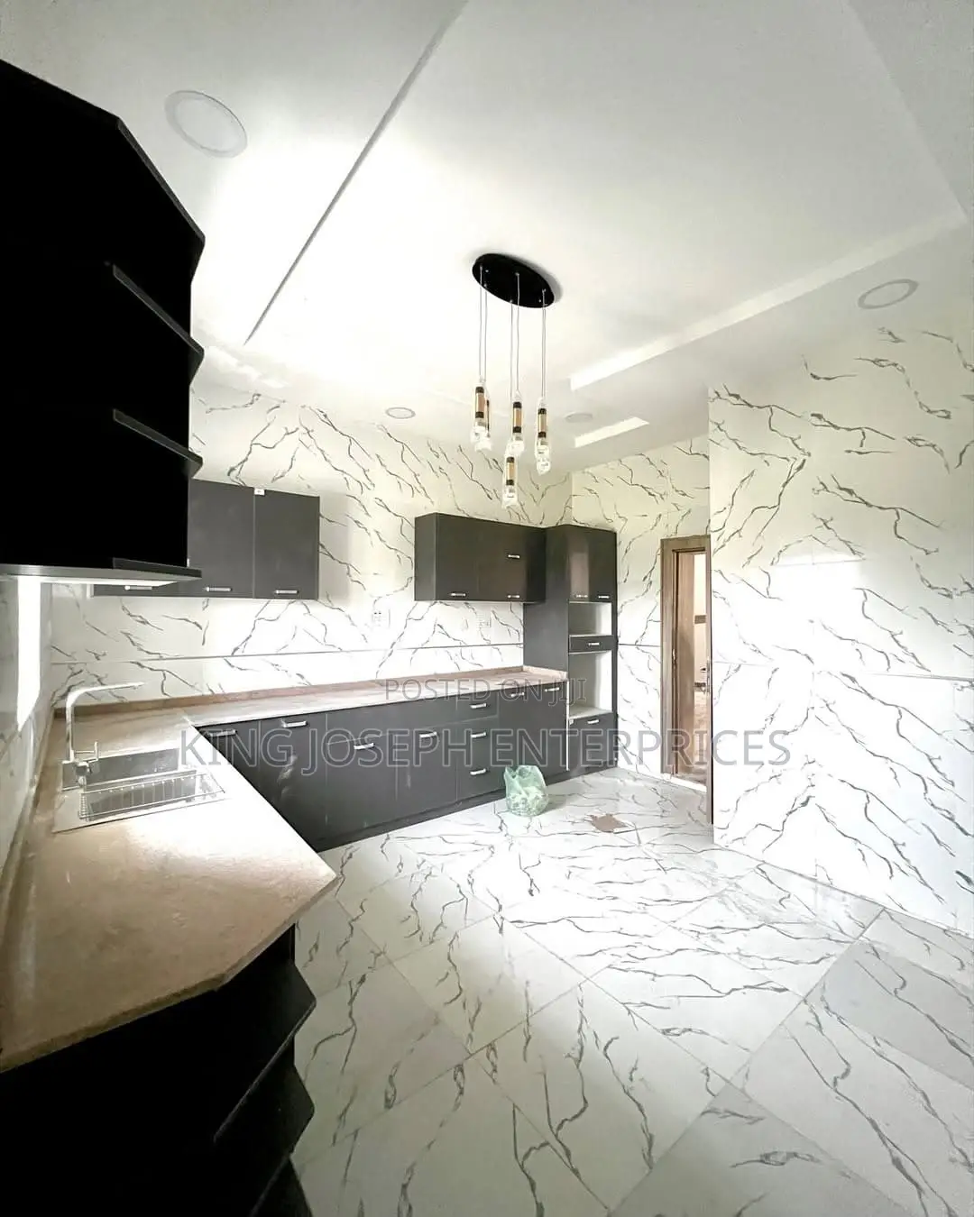 5bdrm Duplex in Guzape District for sale in Guzape District