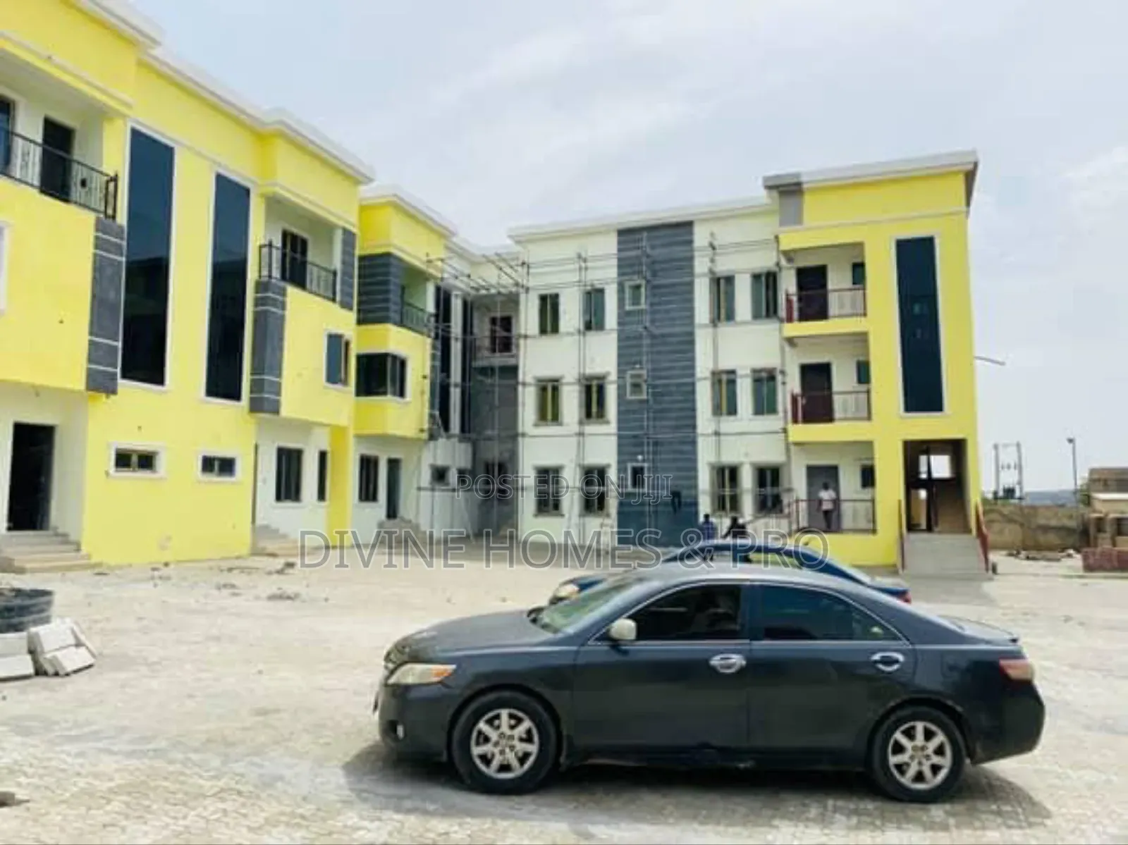 4bdrm Duplex in Life Camp for sale in Life Camp