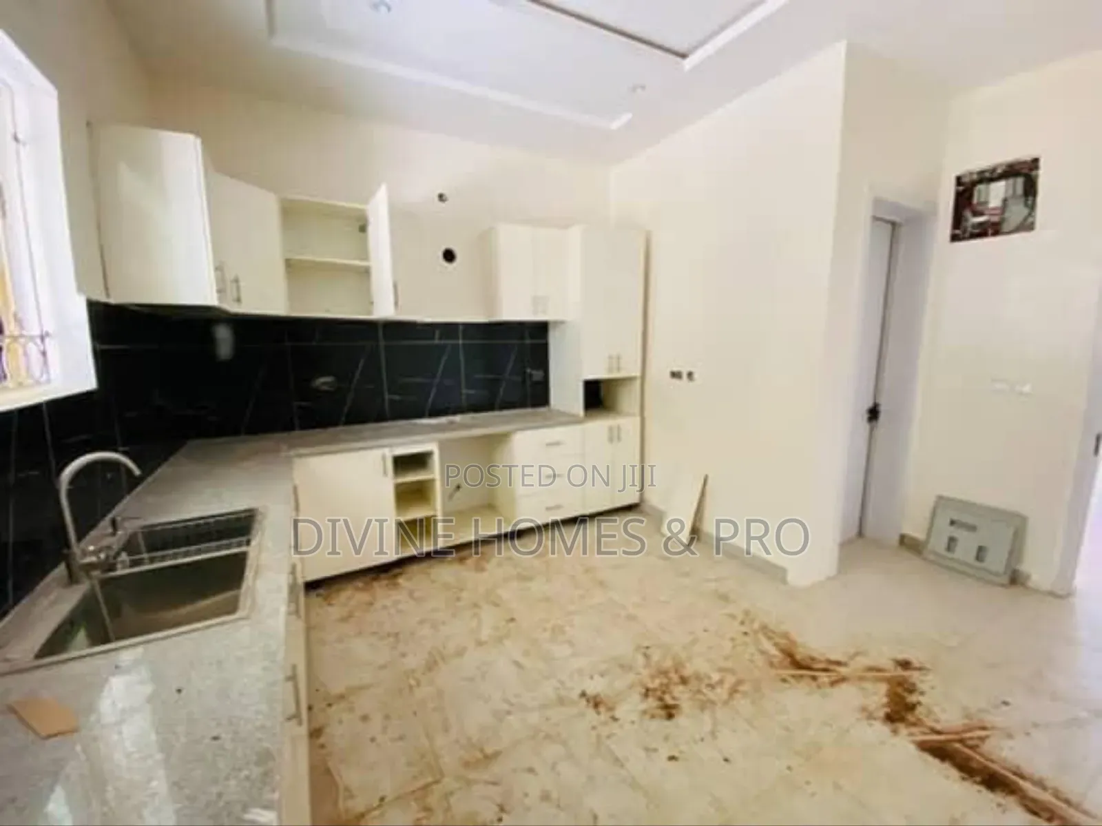 4bdrm Duplex in Life Camp for sale in Life Camp