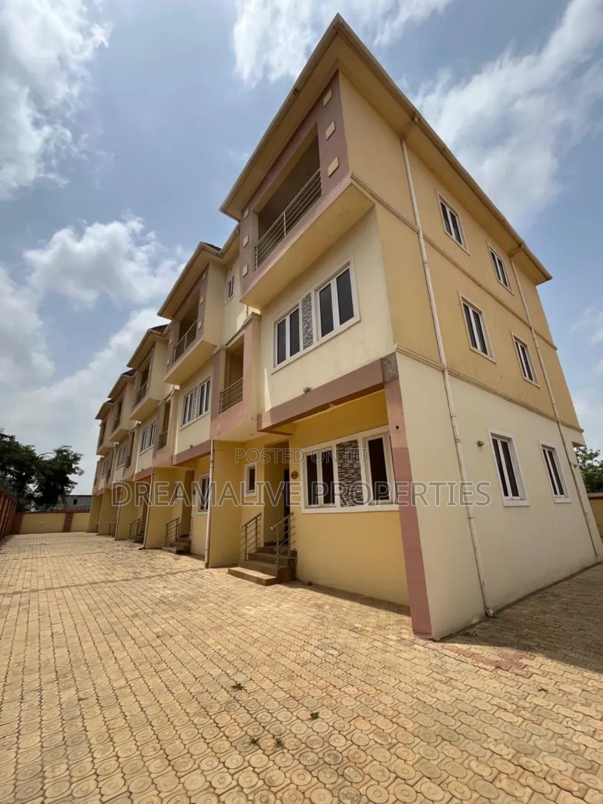 4bdrm Duplex in Jahi for sale in Jahi