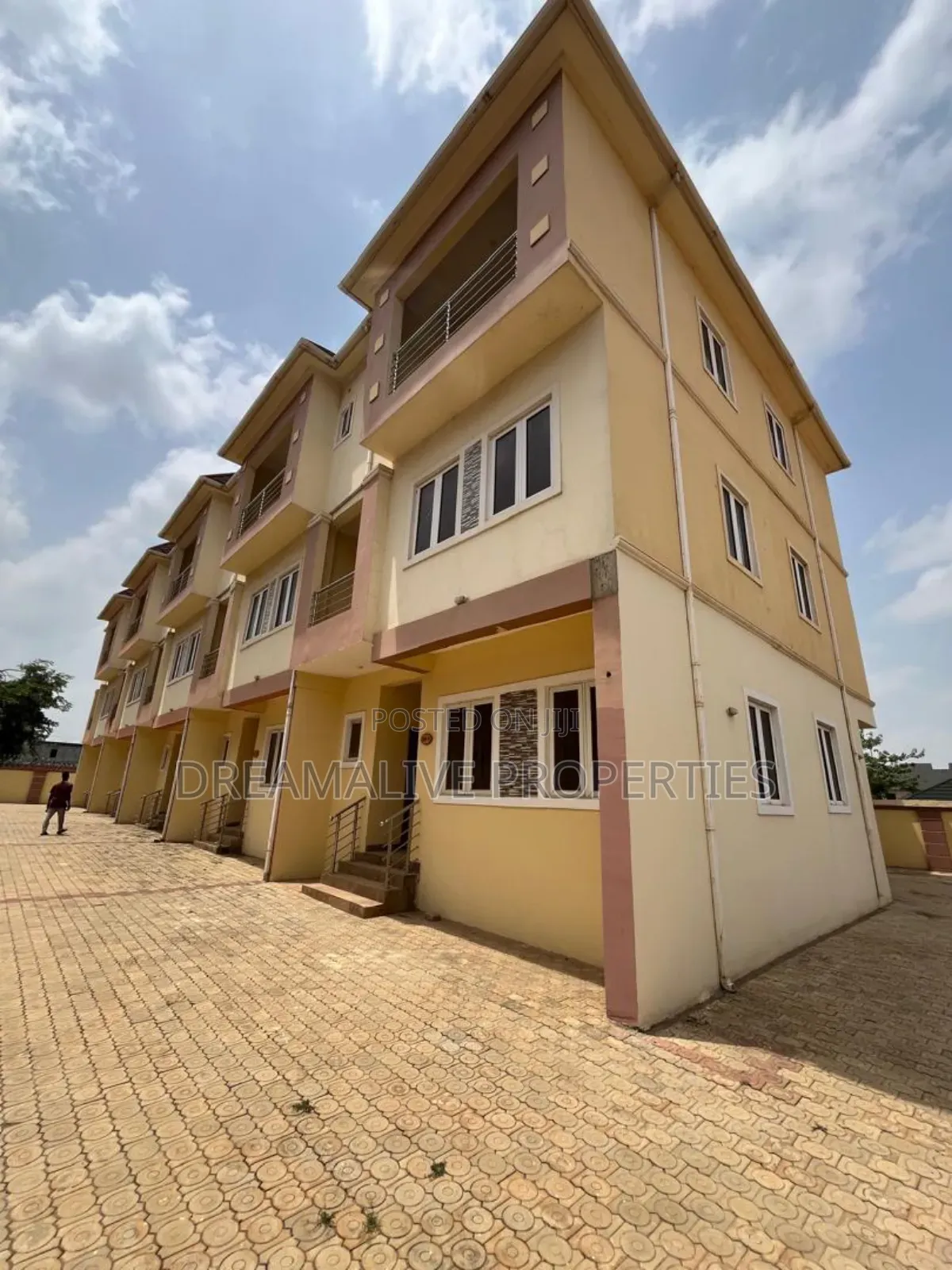 4bdrm Duplex in Jahi for sale in Jahi