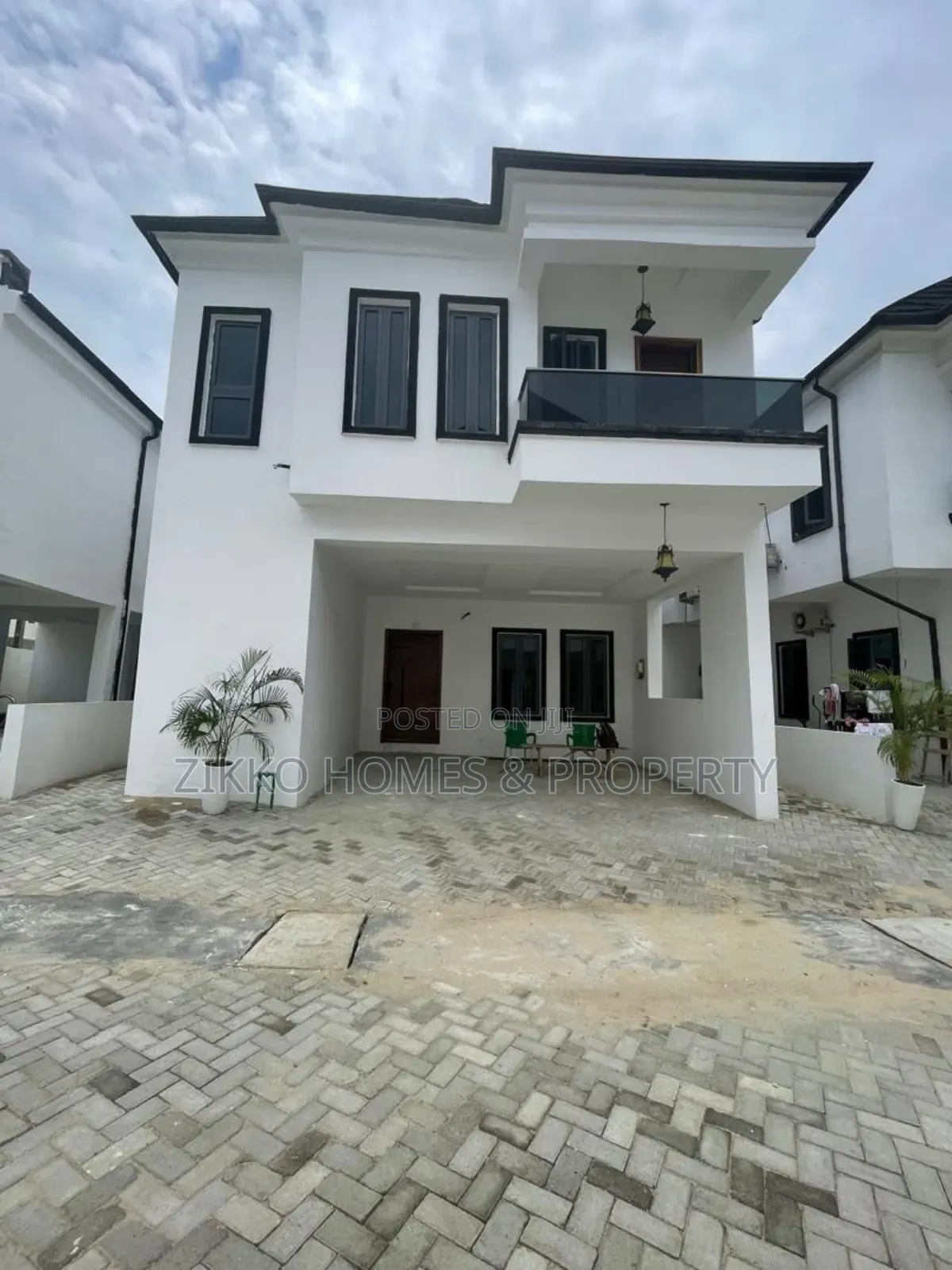 4bdrm Duplex in Harris Drive, Lekki for sale in Lekki
