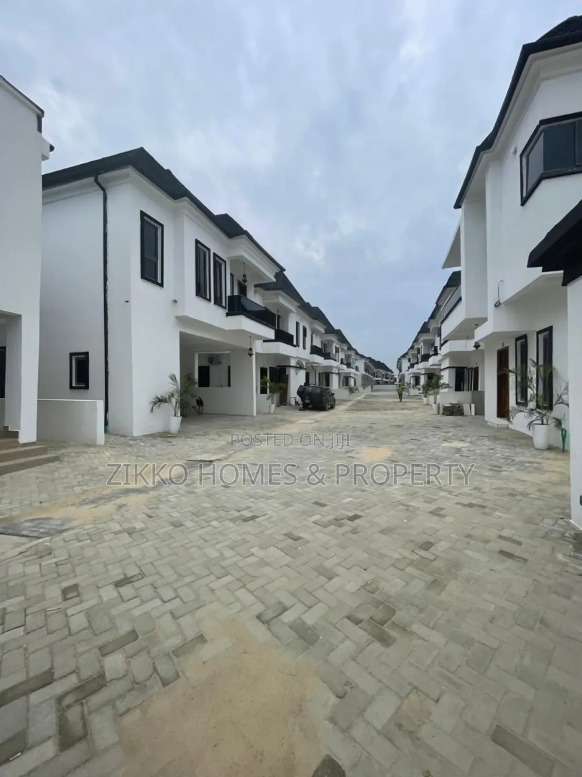 4bdrm Duplex in Harris Drive, Lekki for sale in Lekki