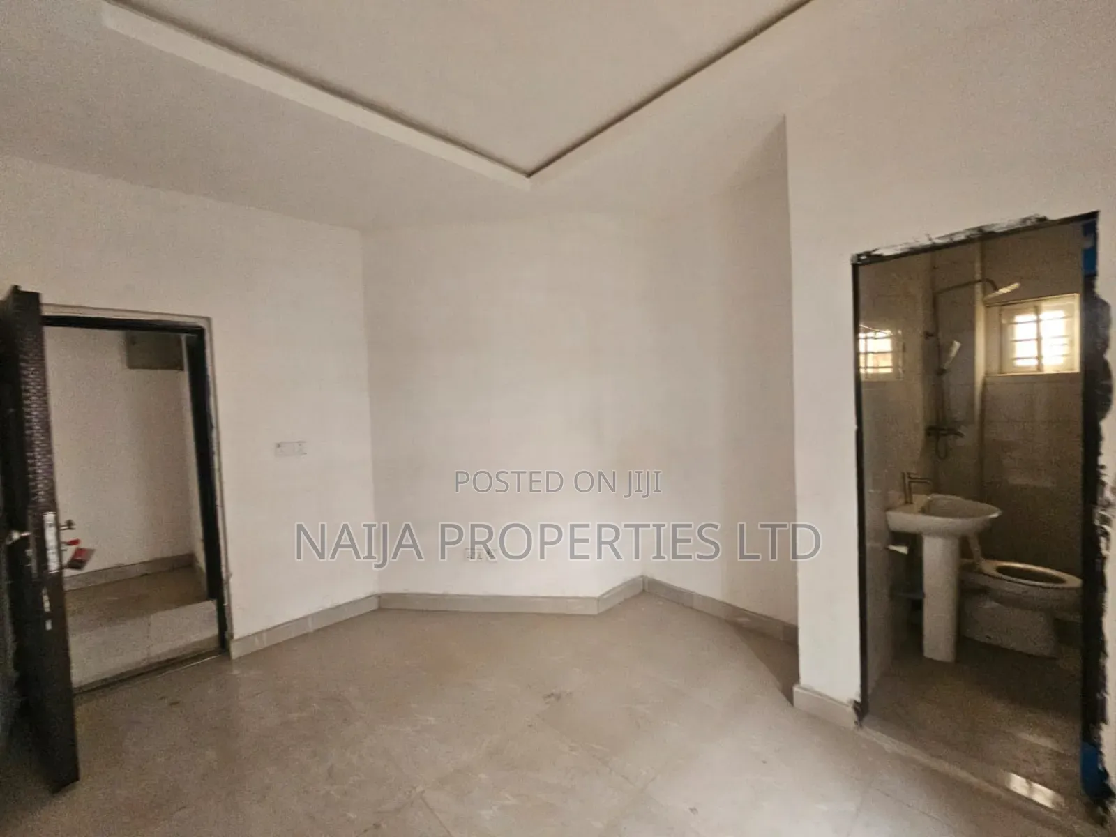 3bdrm Apartment in Off Kingsway, Ikoyi for sale in Ikoyi