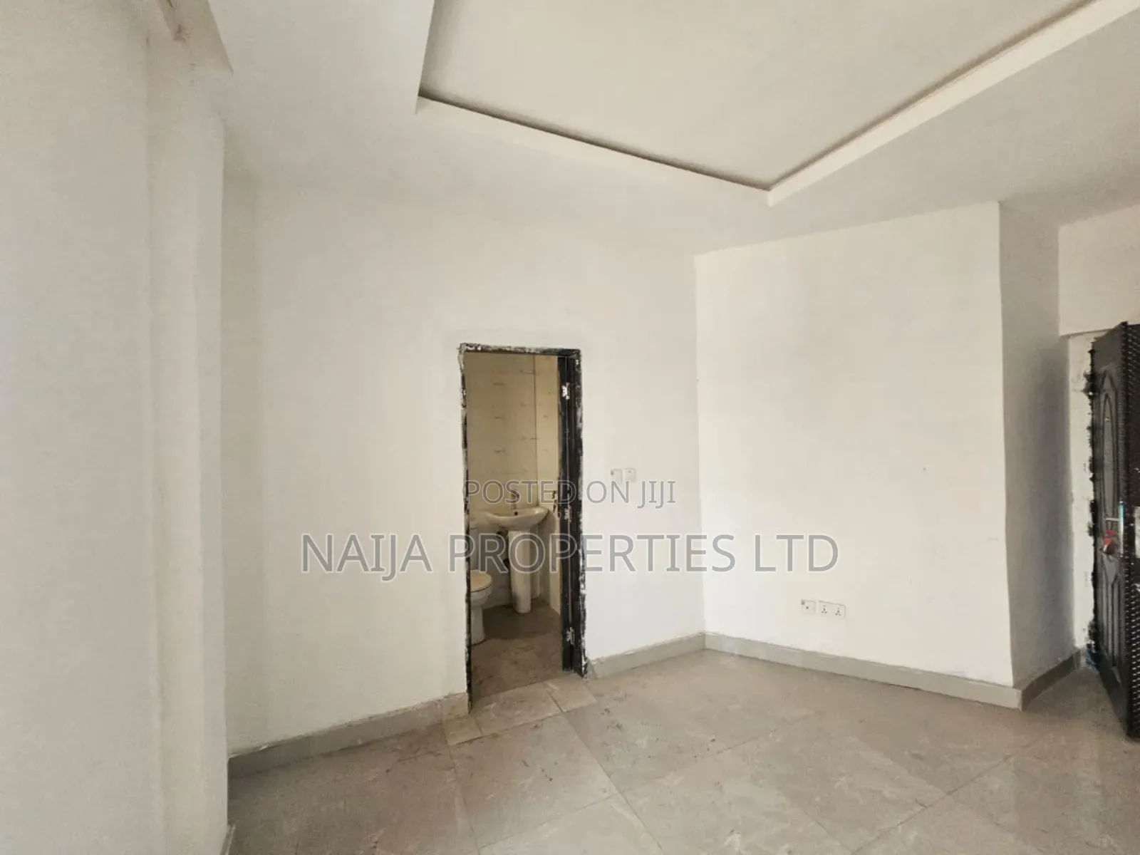 3bdrm Apartment in Off Kingsway, Ikoyi for sale in Ikoyi