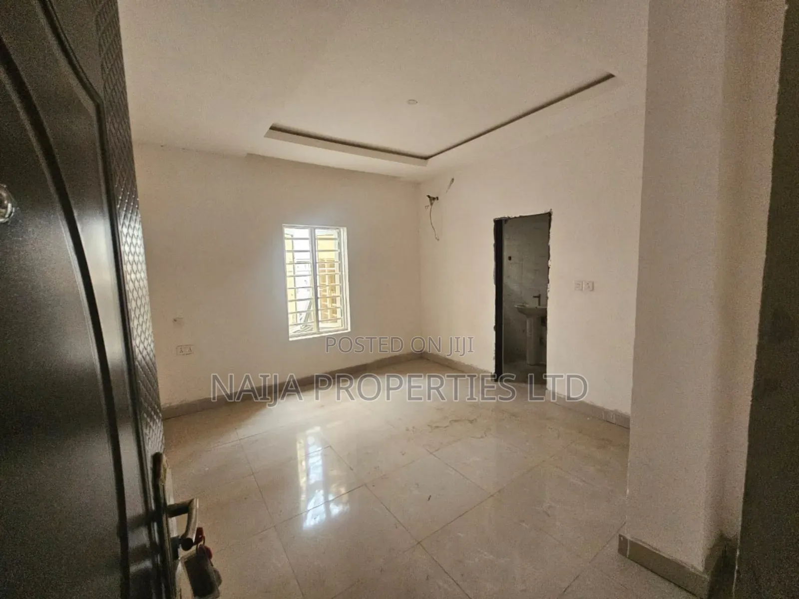 3bdrm Apartment in Off Kingsway, Ikoyi for sale in Ikoyi