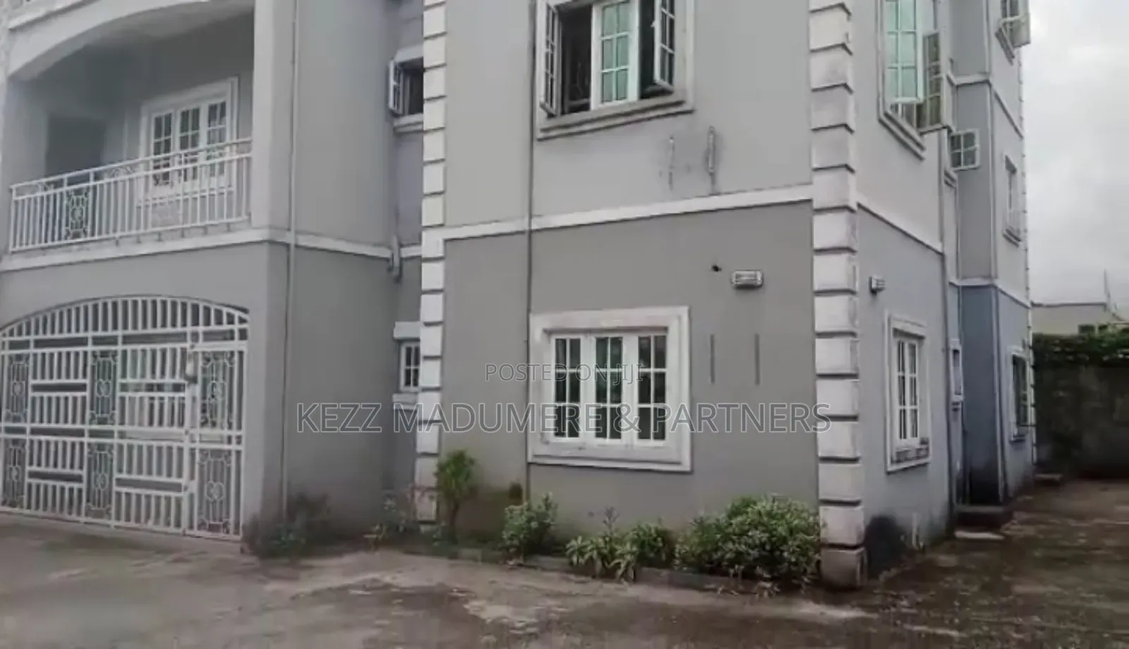 6bdrm Block of Flats in Mercyland, Near, Port-Harcourt for sale in Port-Harcourt