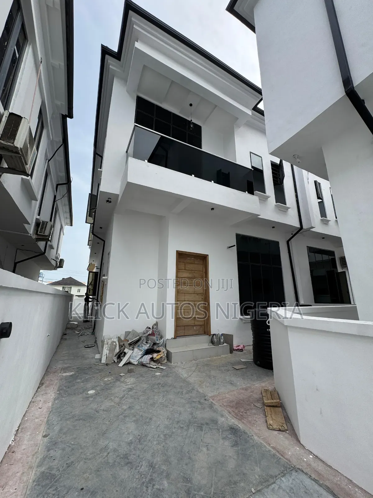 4bdrm Duplex in Jakande for sale in Jakande