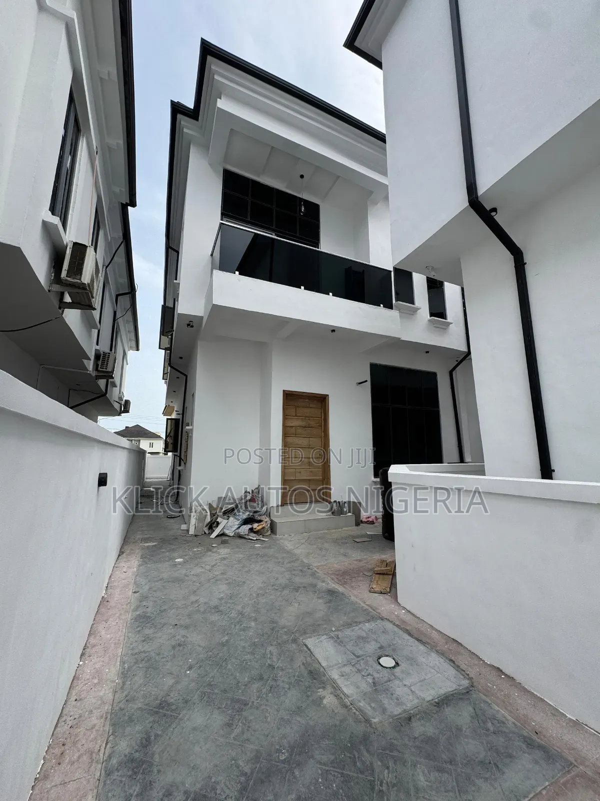 4bdrm Duplex in Jakande for sale in Jakande