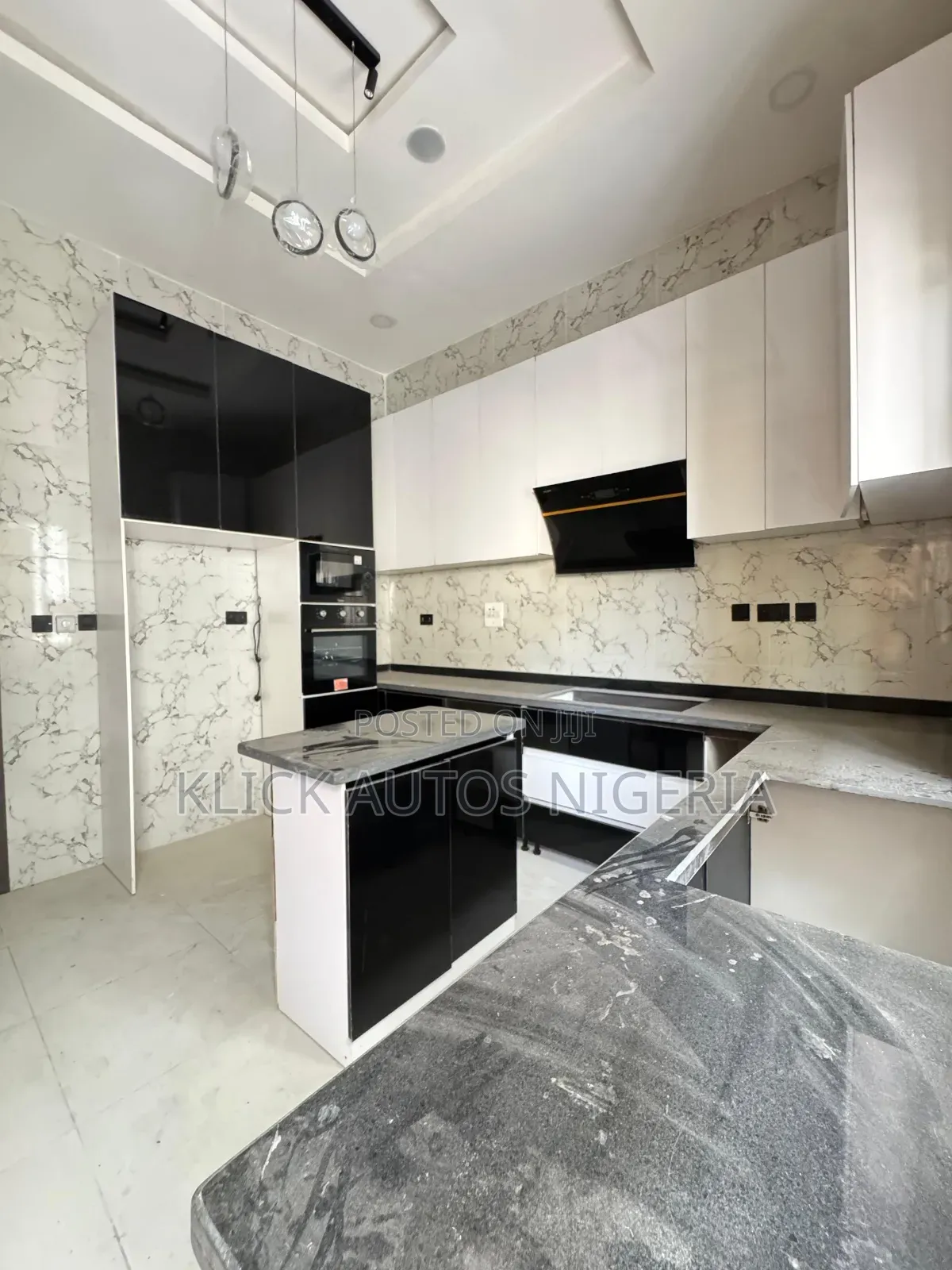 4bdrm Duplex in Jakande for sale in Jakande