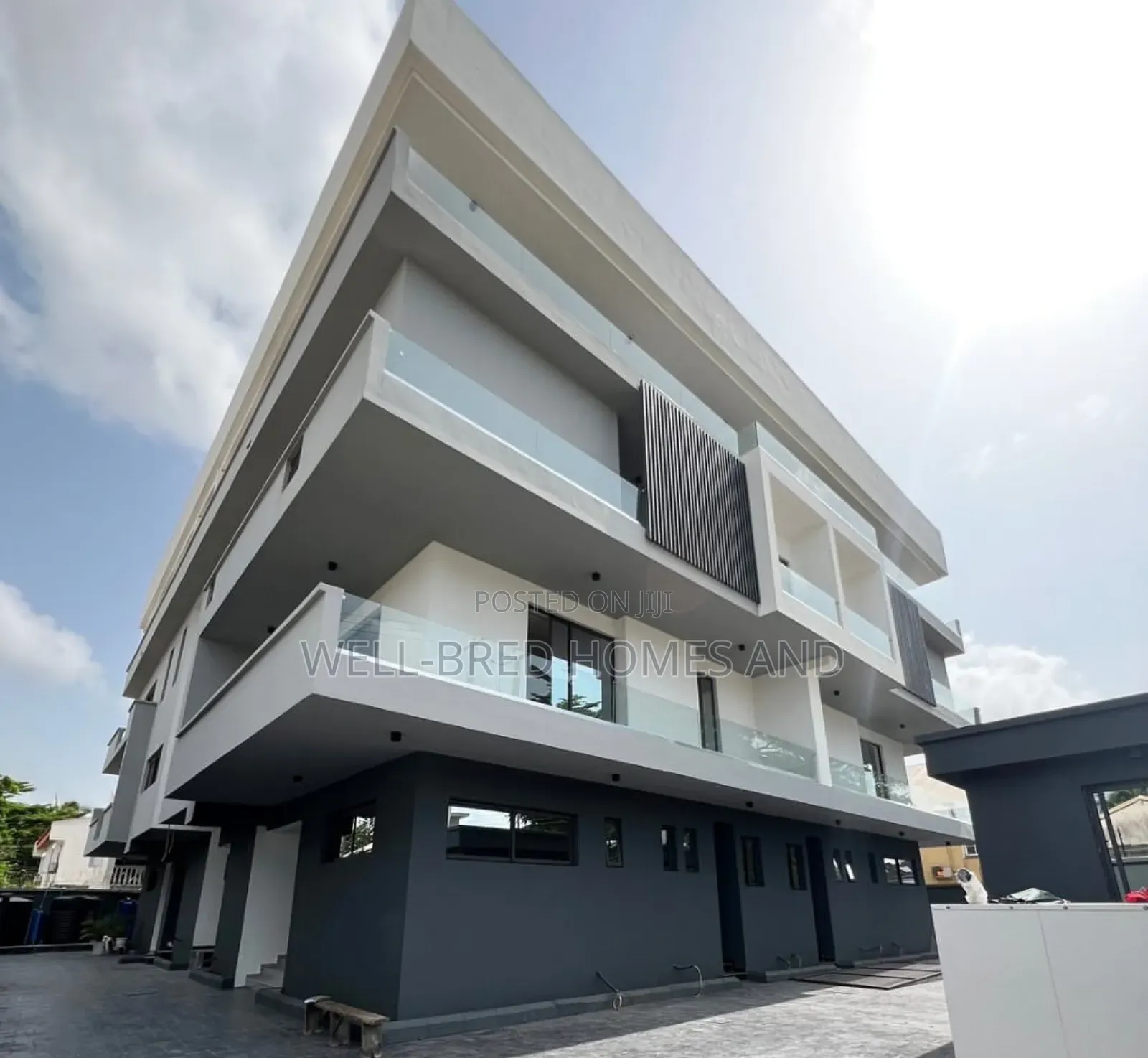 4bdrm Apartment in Lekki Phase 1 Lagos for rent in Lekki Phase 1