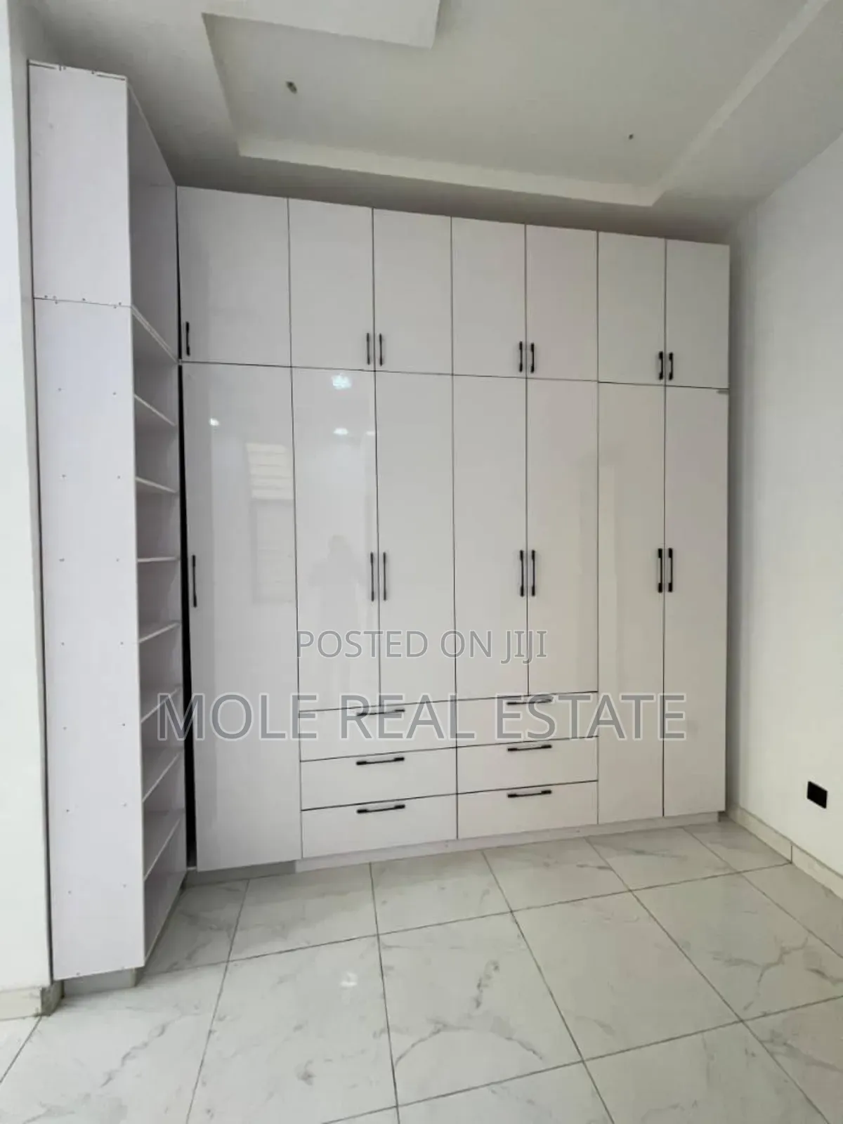 Furnished 5bdrm Duplex in Ikate for sale in Ikate