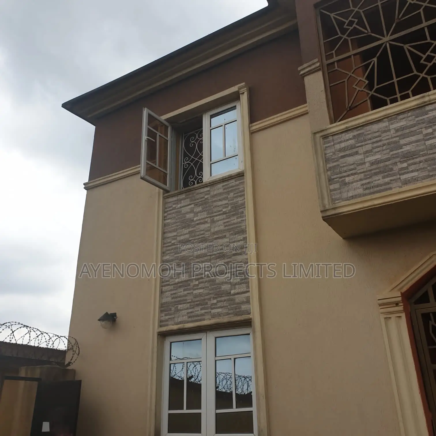 5bdrm Duplex in Ado-Odo/Ota for sale in Ado-Odo/Ota