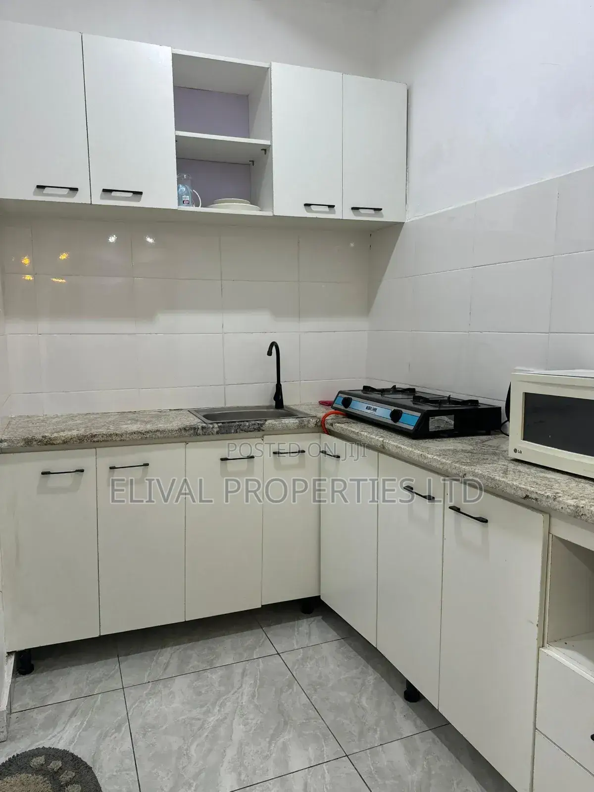 Large Studio Apartment in Utako