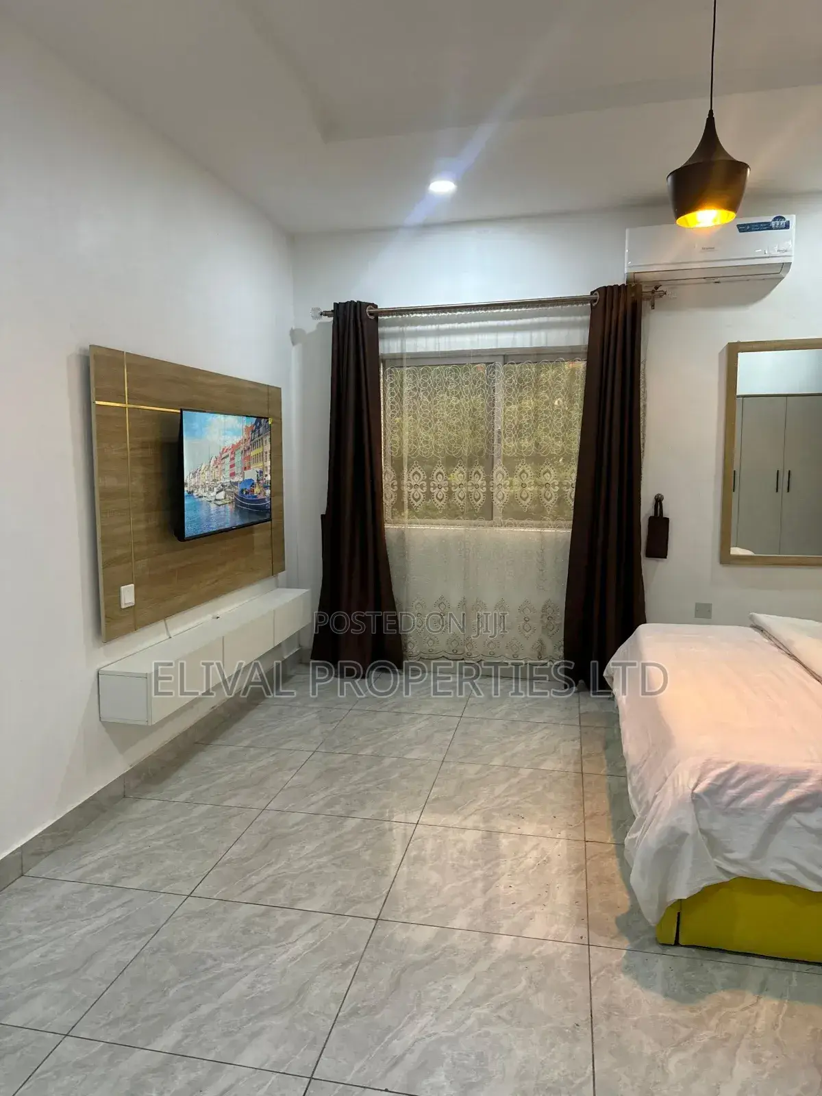 Large Studio Apartment in Utako