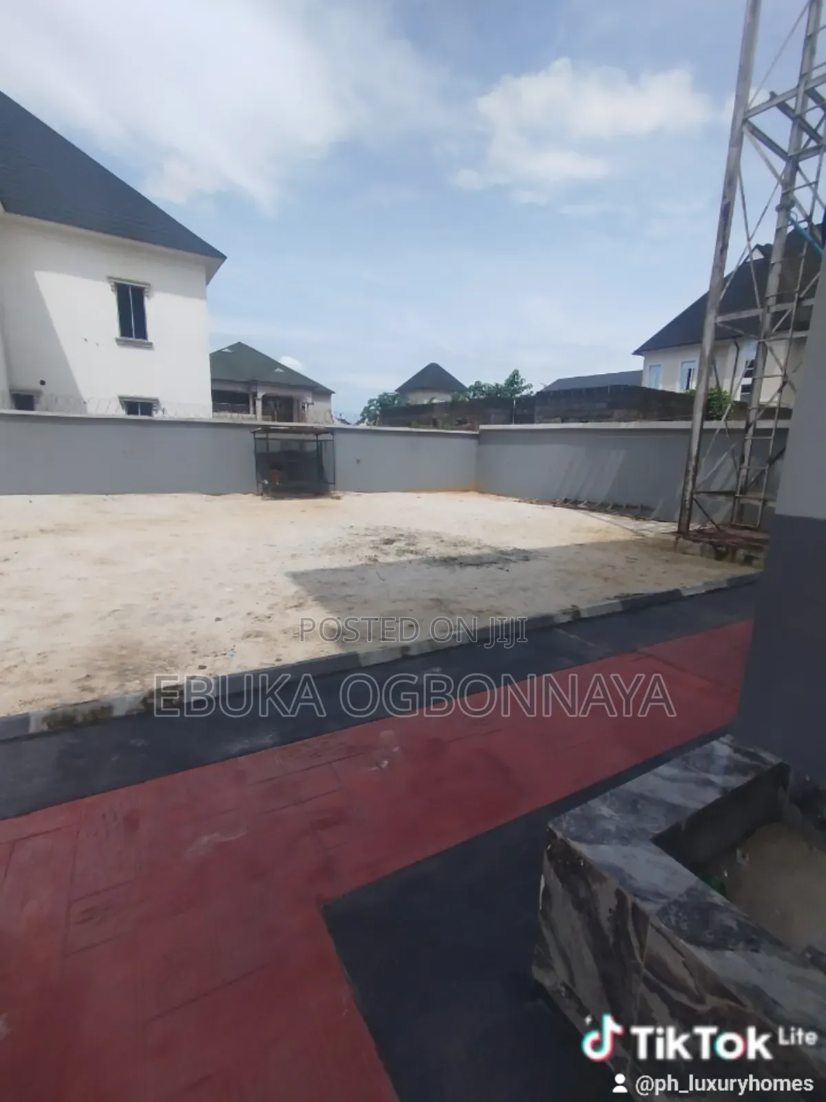 2bdrm Block of Flats in Sars Road,, Obio-Akpor for rent in Obio-Akpor