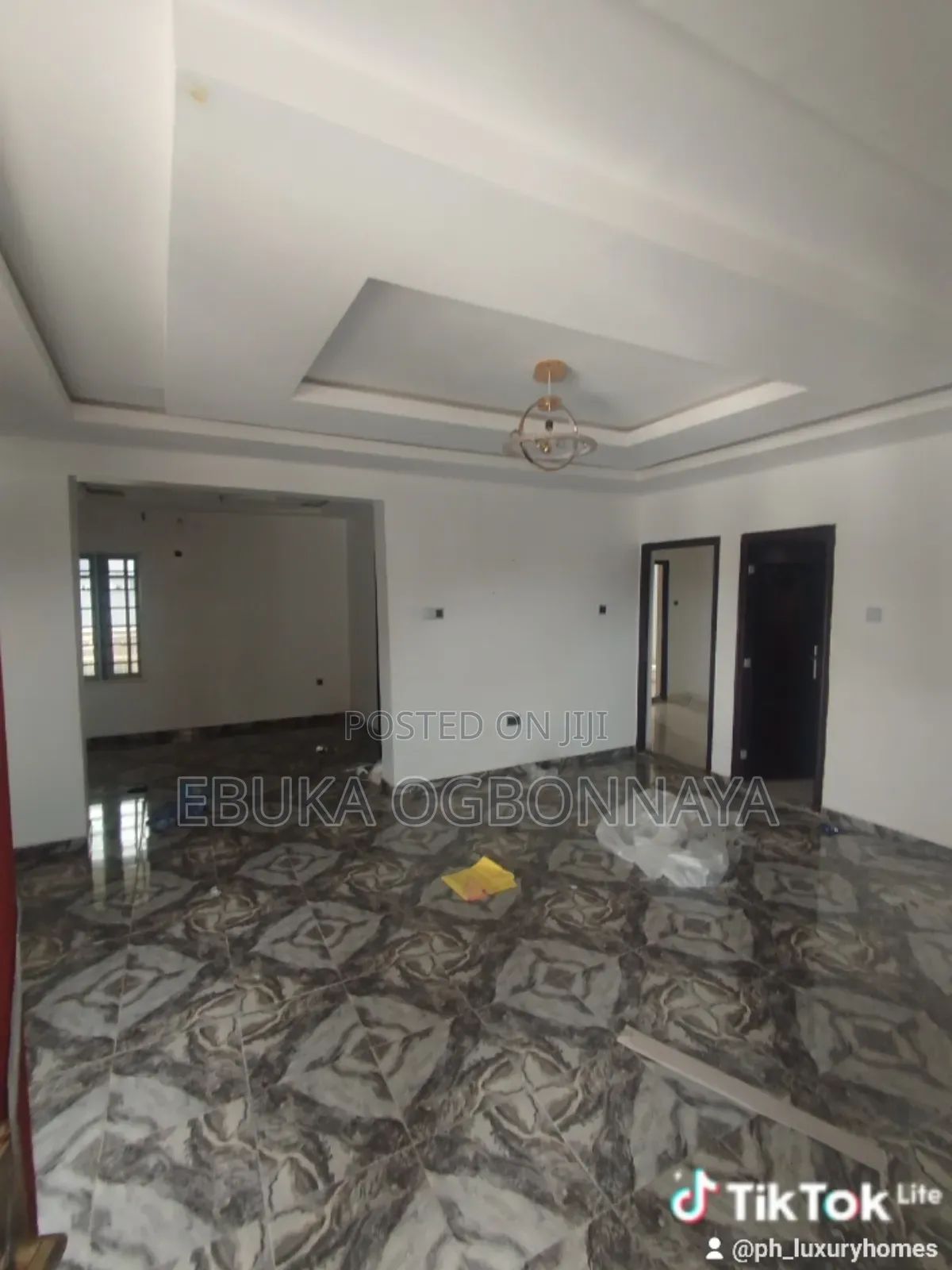 2bdrm Block of Flats in Sars Road,, Obio-Akpor for rent in Obio-Akpor