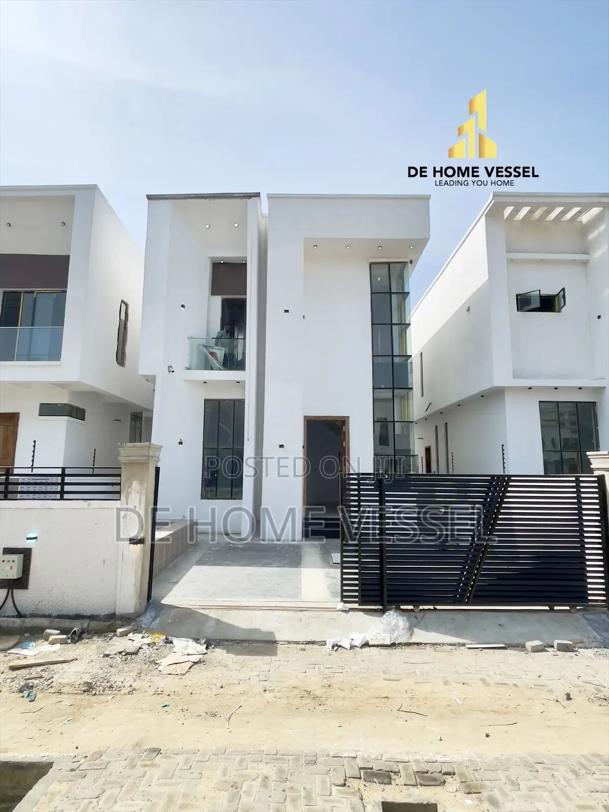 4bdrm Duplex in Chevron for sale in Chevron