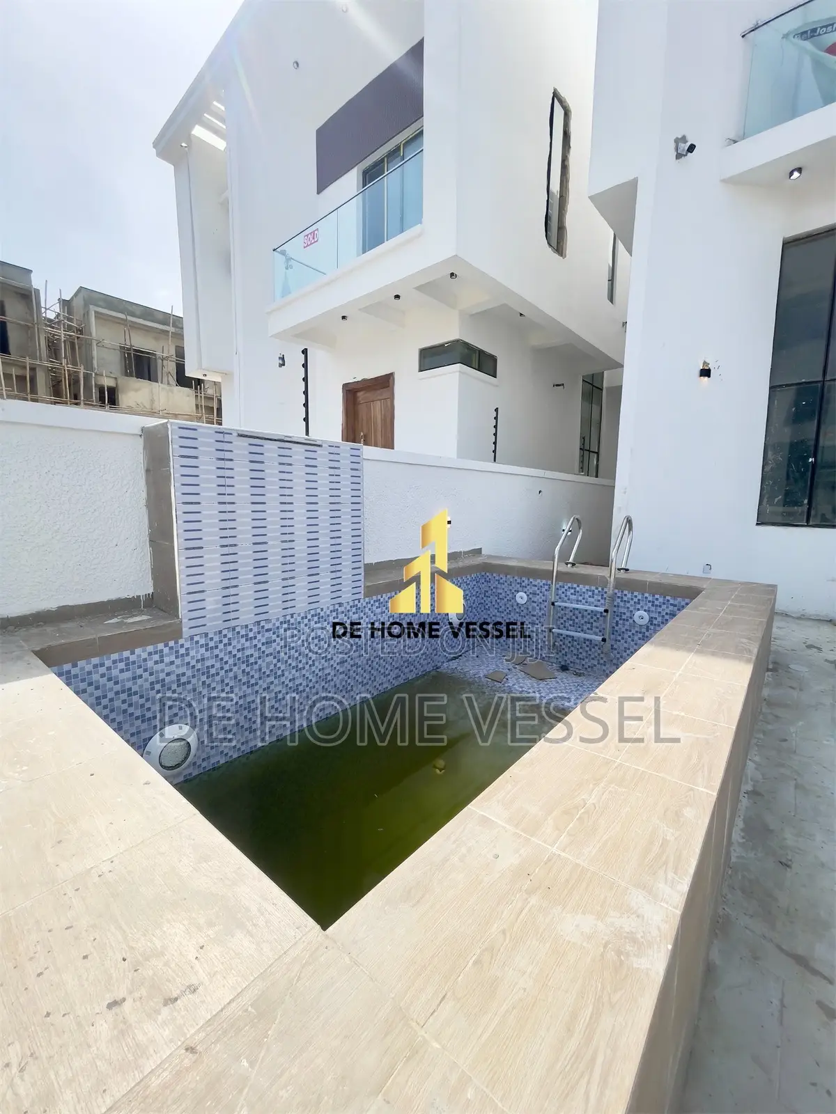 4bdrm Duplex in Chevron for sale in Chevron