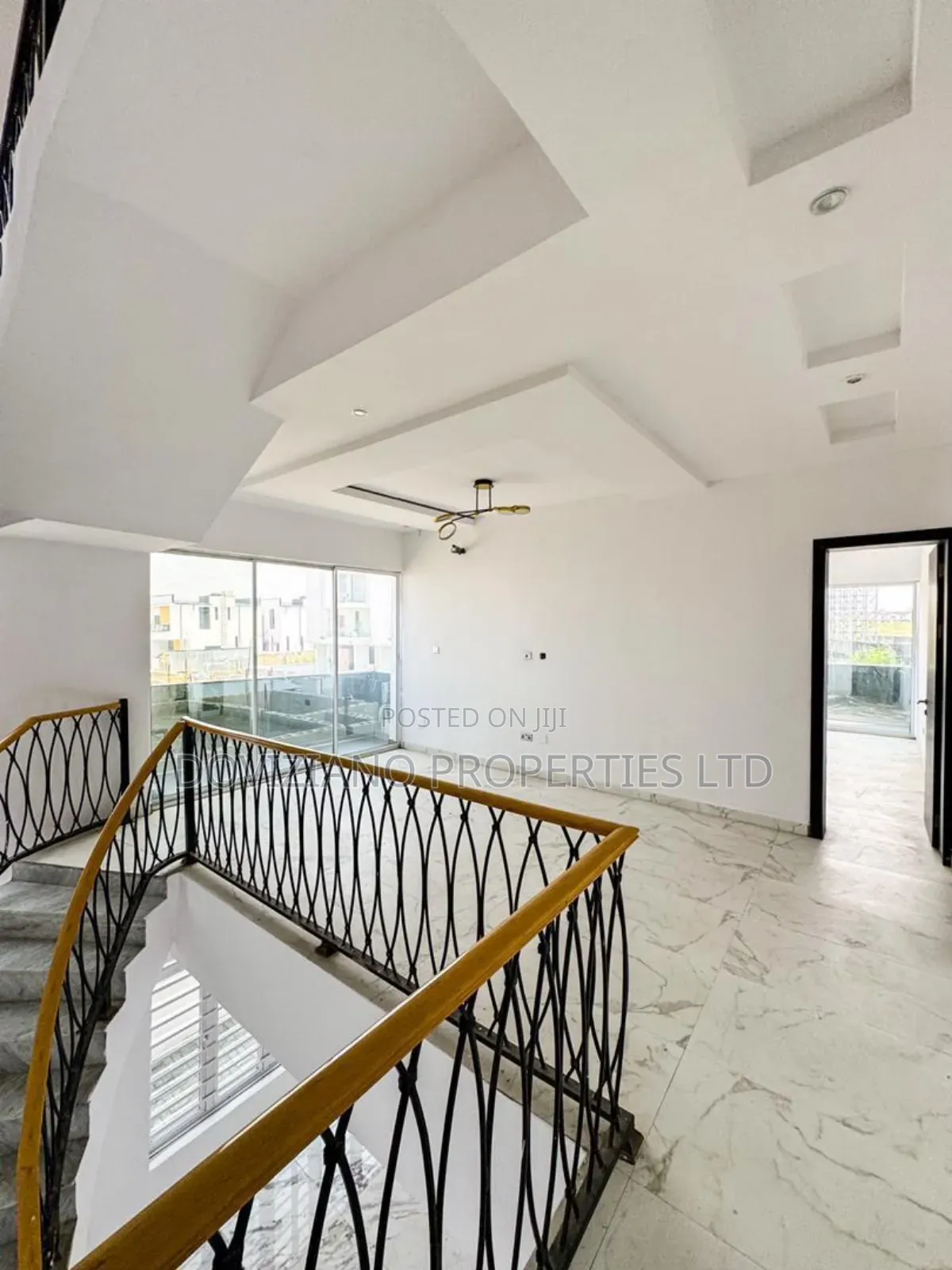 Furnished 5bdrm Duplex in Chevron for sale in Chevron