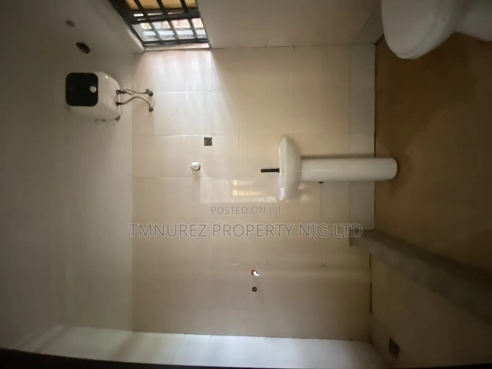 Commercial Apartment to Let in Lekki