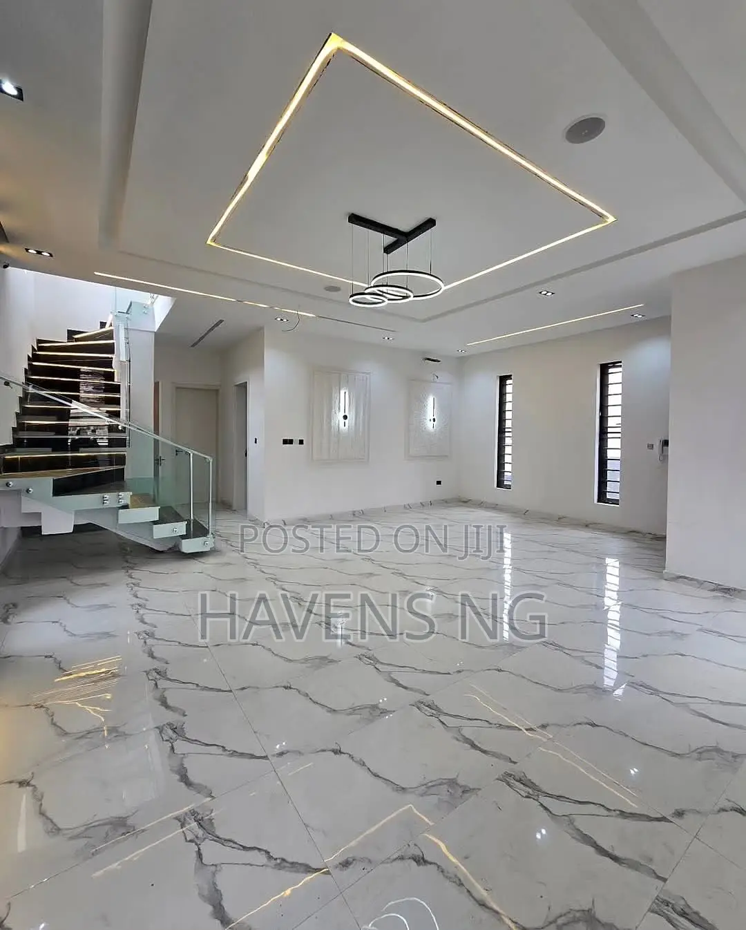 5bdrm Duplex in Ikota for sale in Ikota