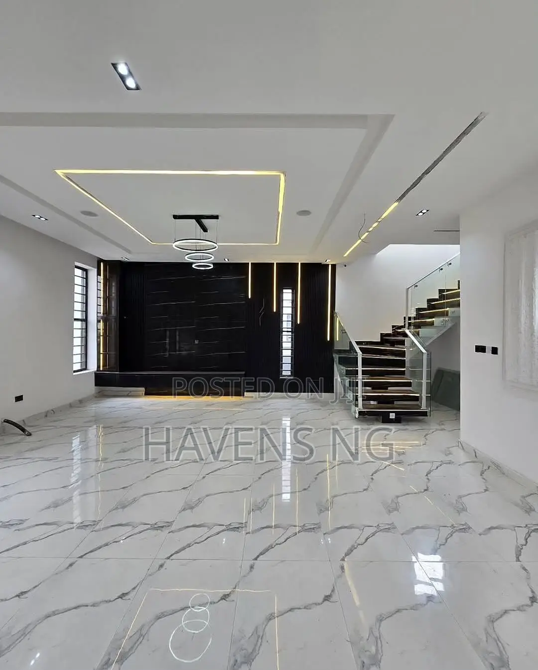 5bdrm Duplex in Ikota for sale in Ikota