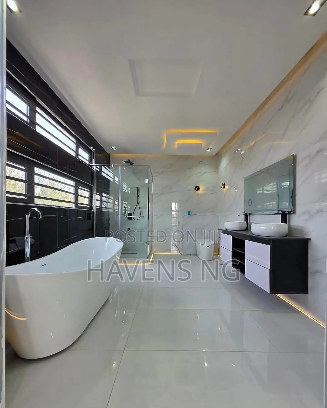 5bdrm Duplex in Lekki Phase 1 for sale in Lekki Phase 1