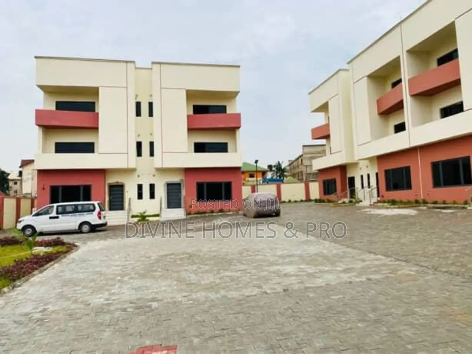 4bdrm Duplex in Durumi for sale in Durumi