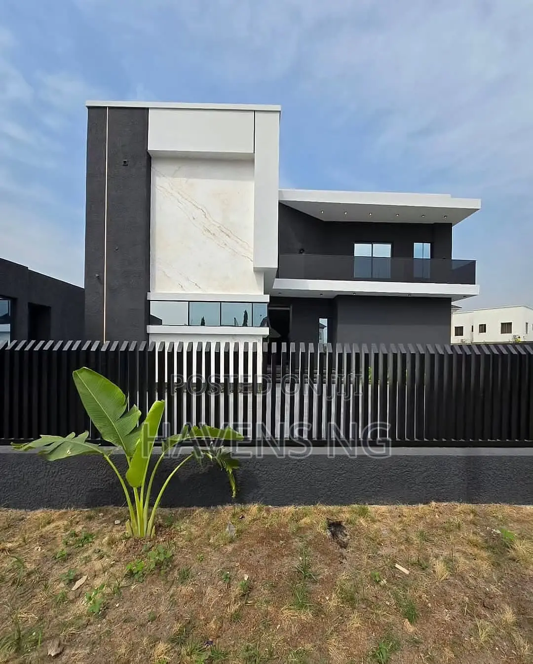 5bdrm Duplex in Lekki Phase 1 for sale in Lekki Phase 1