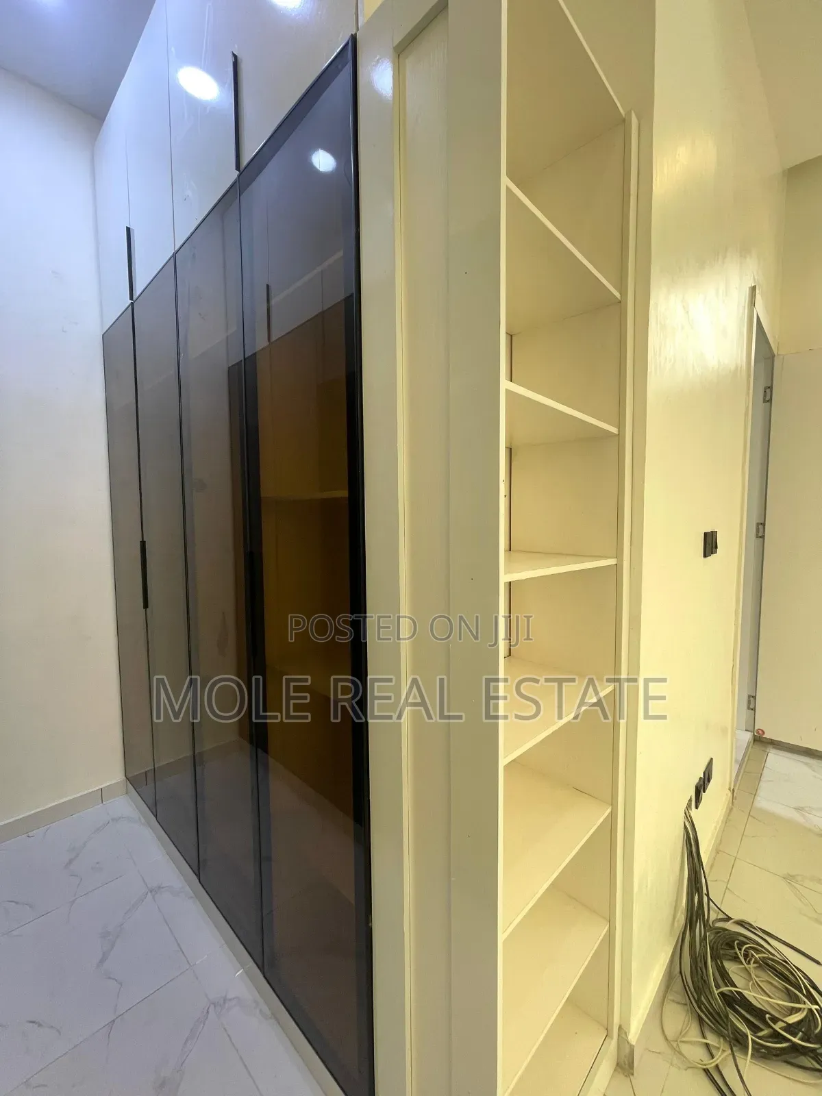 Furnished 3bdrm Block of Flats in Ikate, Lekki Phase 1 for sale in Lekki Phase 1