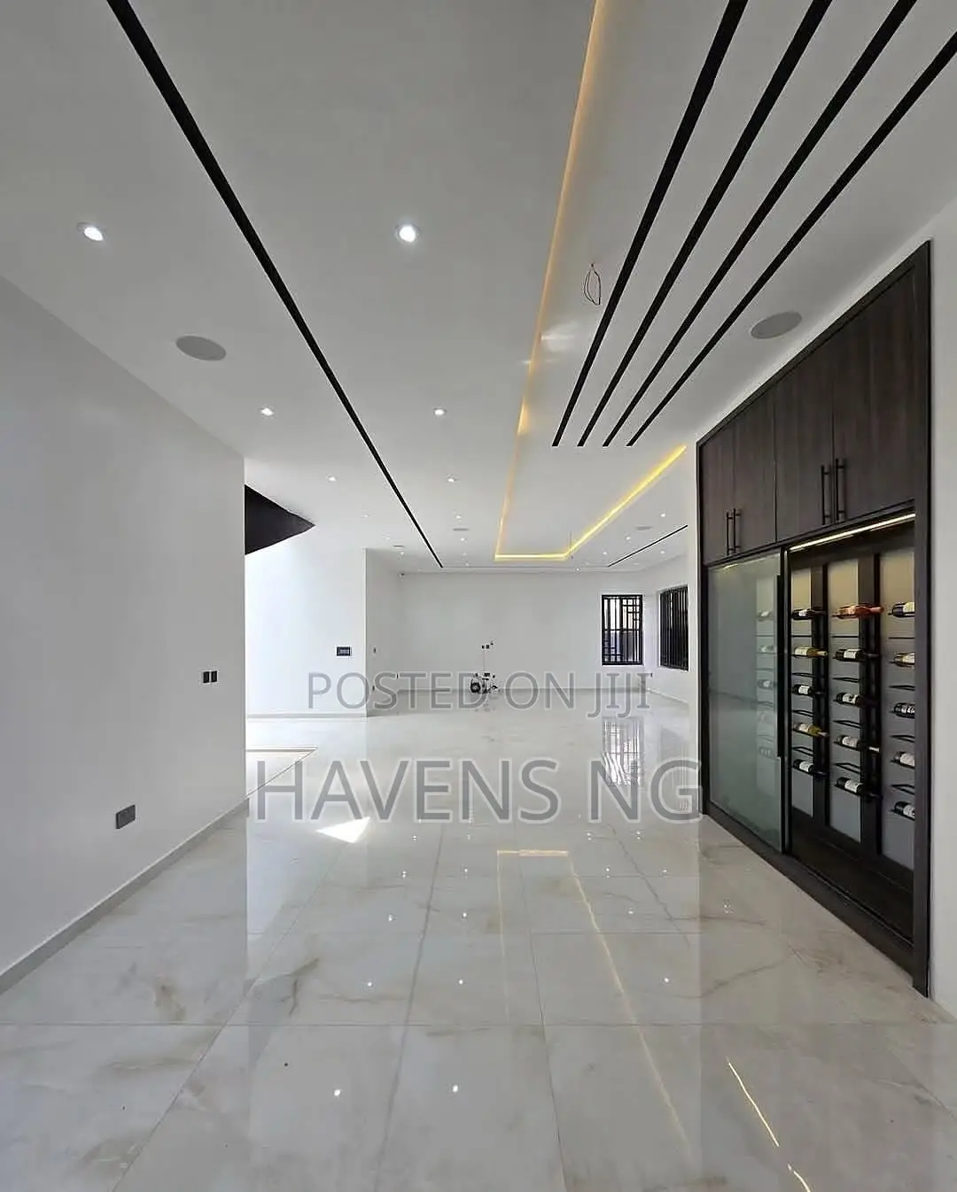 5bdrm Duplex in Lekki Phase 1 for sale in Lekki Phase 1
