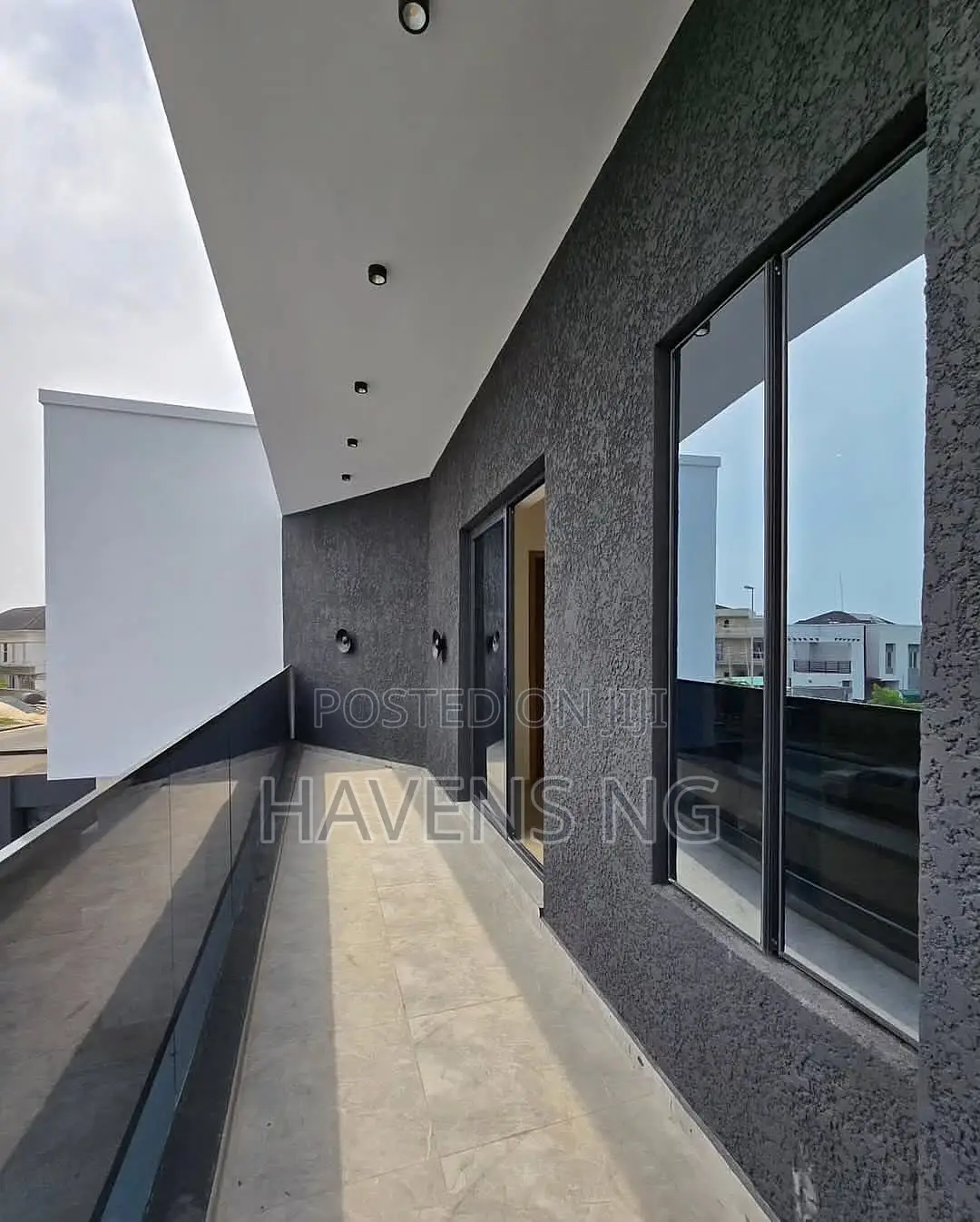 5bdrm Duplex in Lekki Phase 1 for sale in Lekki Phase 1