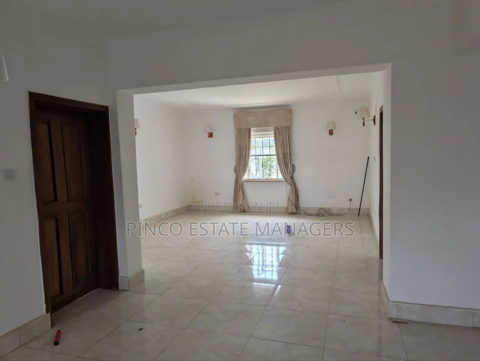 8bdrm Duplex in Guzape District for sale in Guzape District