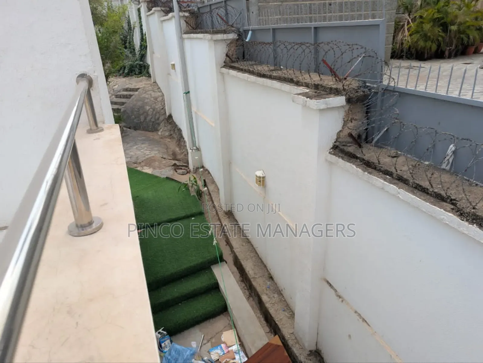 8bdrm Duplex in Guzape District for sale in Guzape District