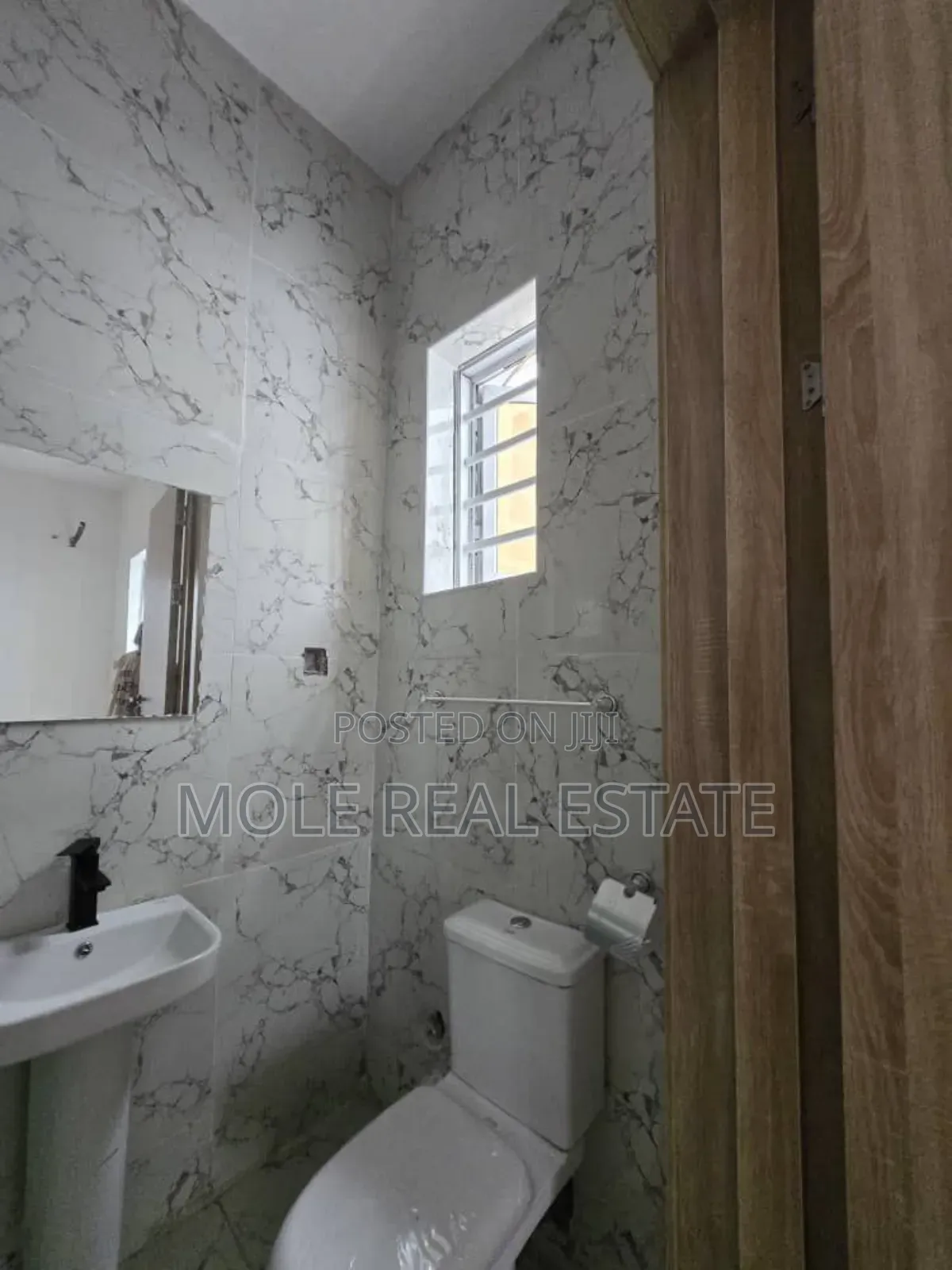 Furnished 4bdrm Duplex in Meridian Park for sale in Awoyaya