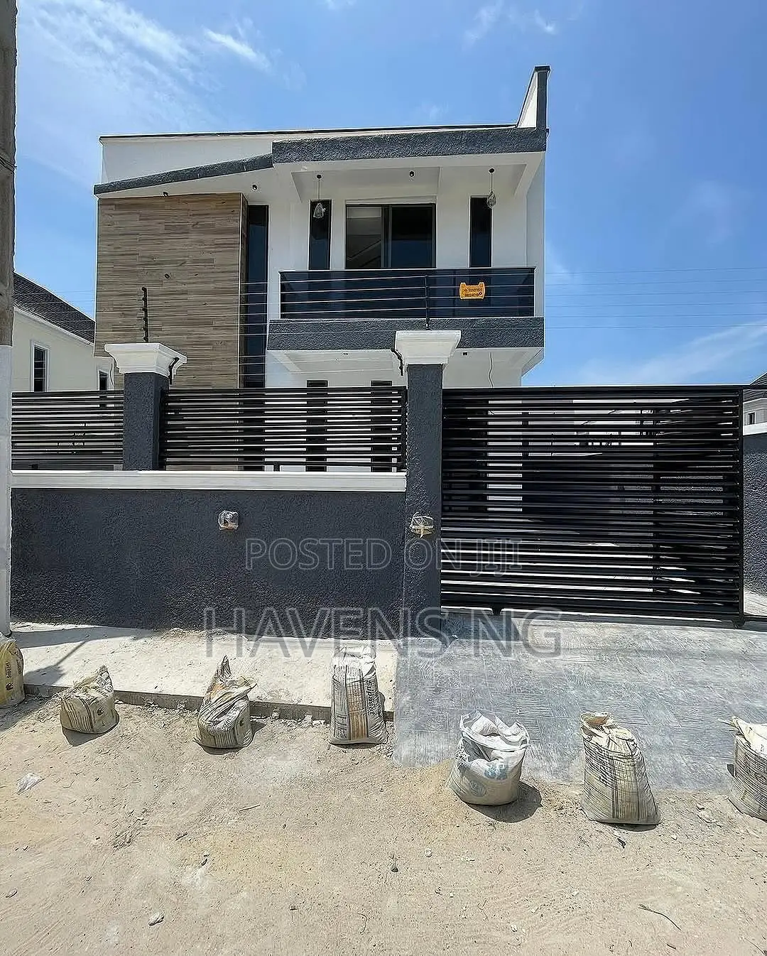 5bdrm Duplex in Ikota for sale in Ikota