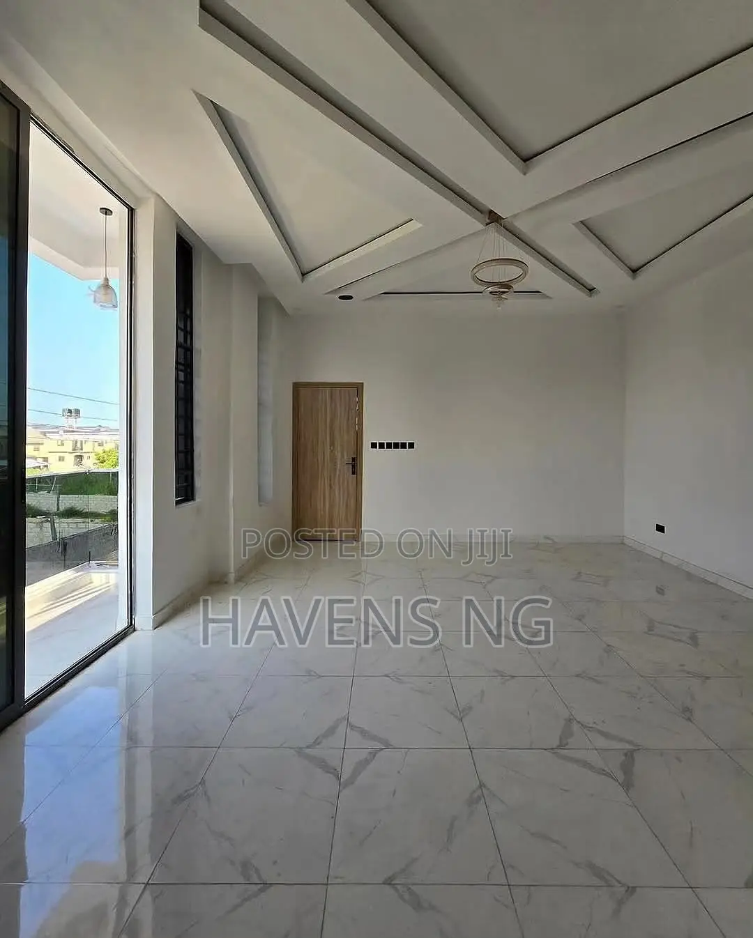 5bdrm Duplex in Ikota for sale in Ikota