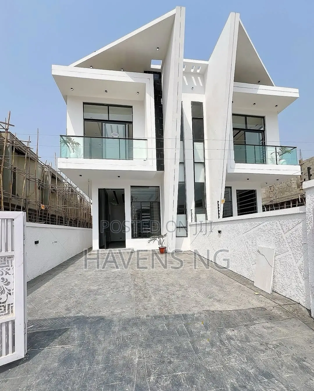 4bdrm Duplex in Ikota for sale in Ikota