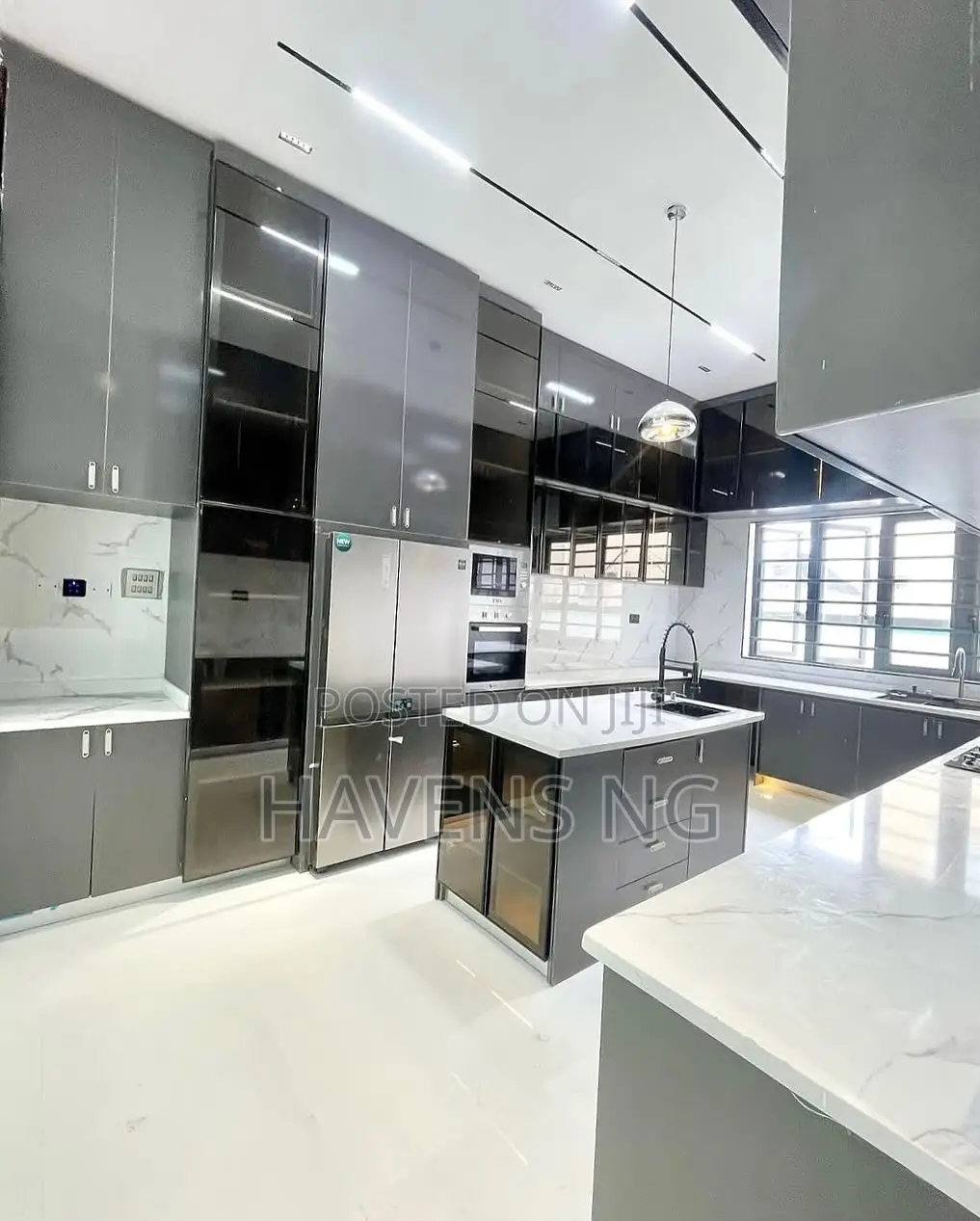 5bdrm Duplex in Idado for sale in Idado