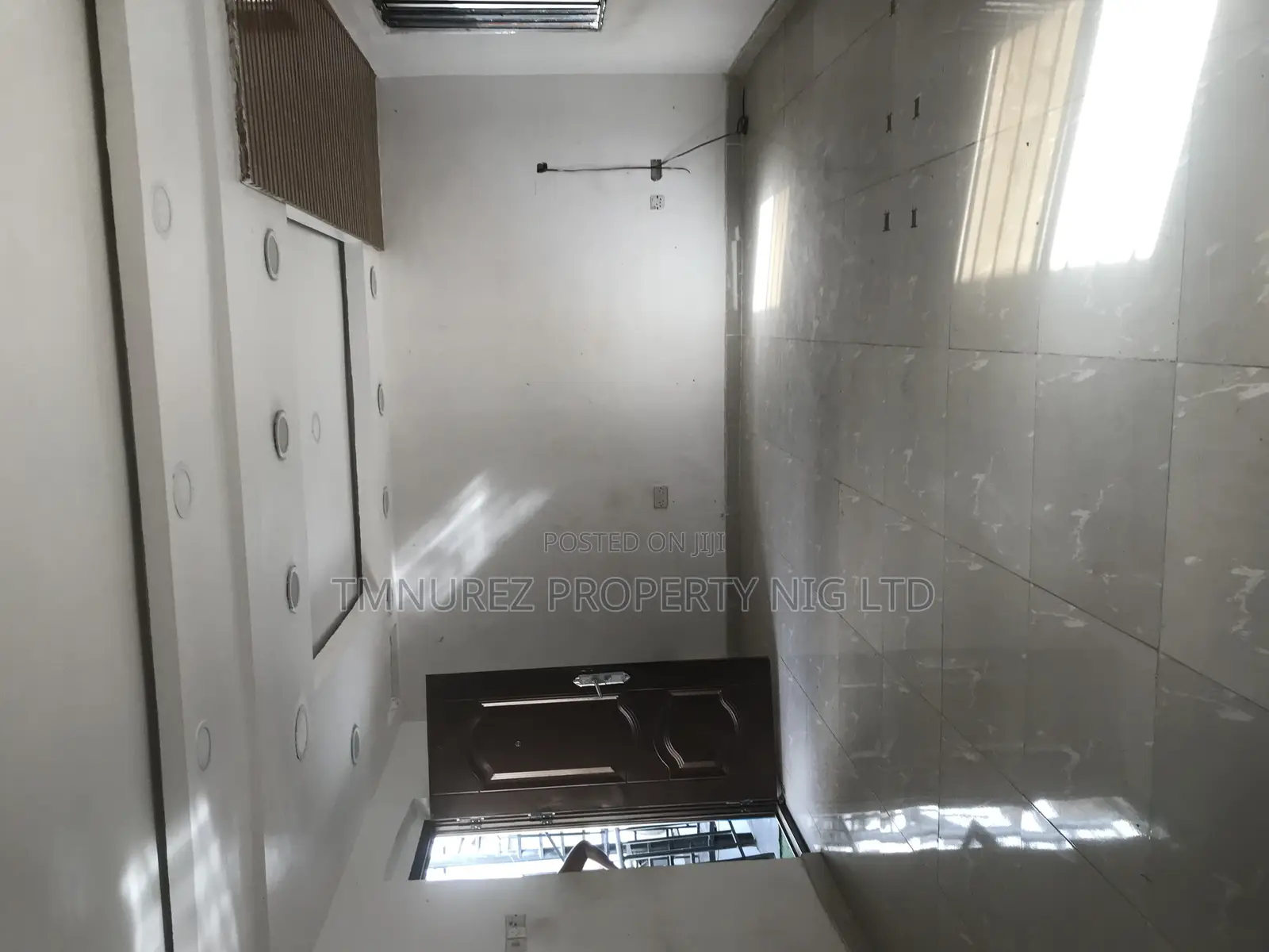 Shop Open Space for Rent in Lekki Phase 1