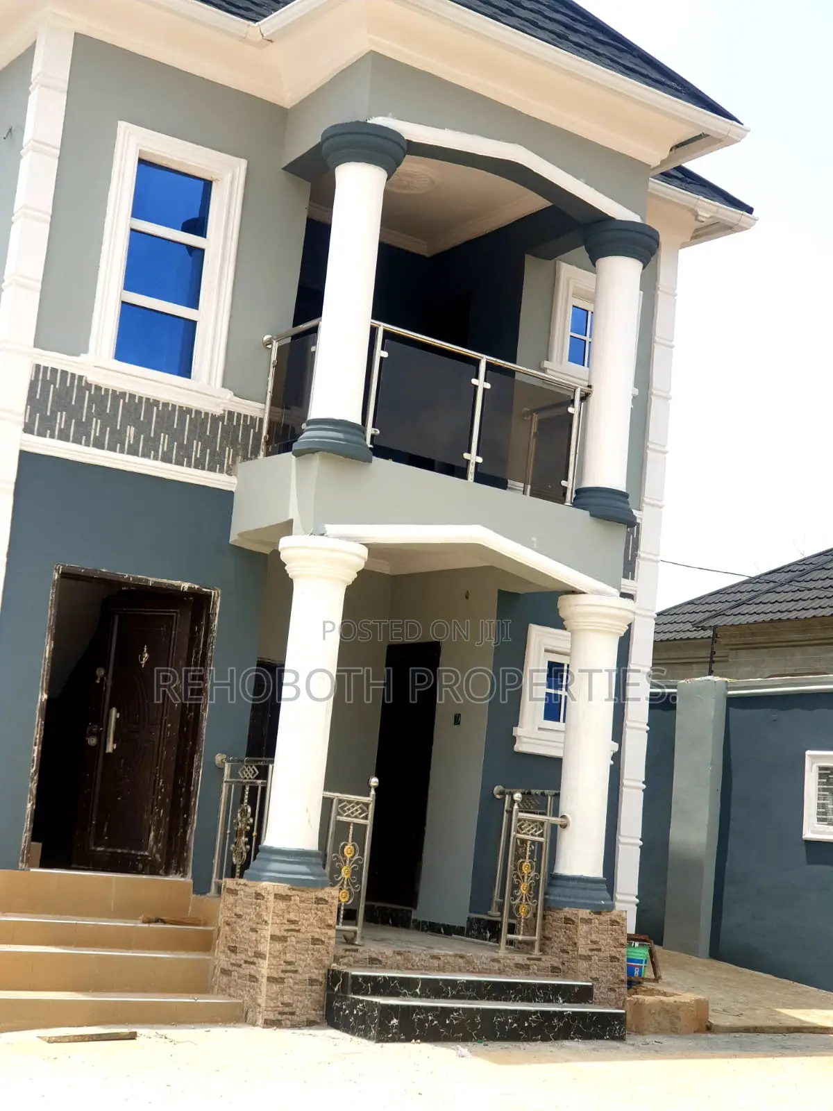 8bdrm Block of Flats in Abeese, Ibadan for sale in Ibadan